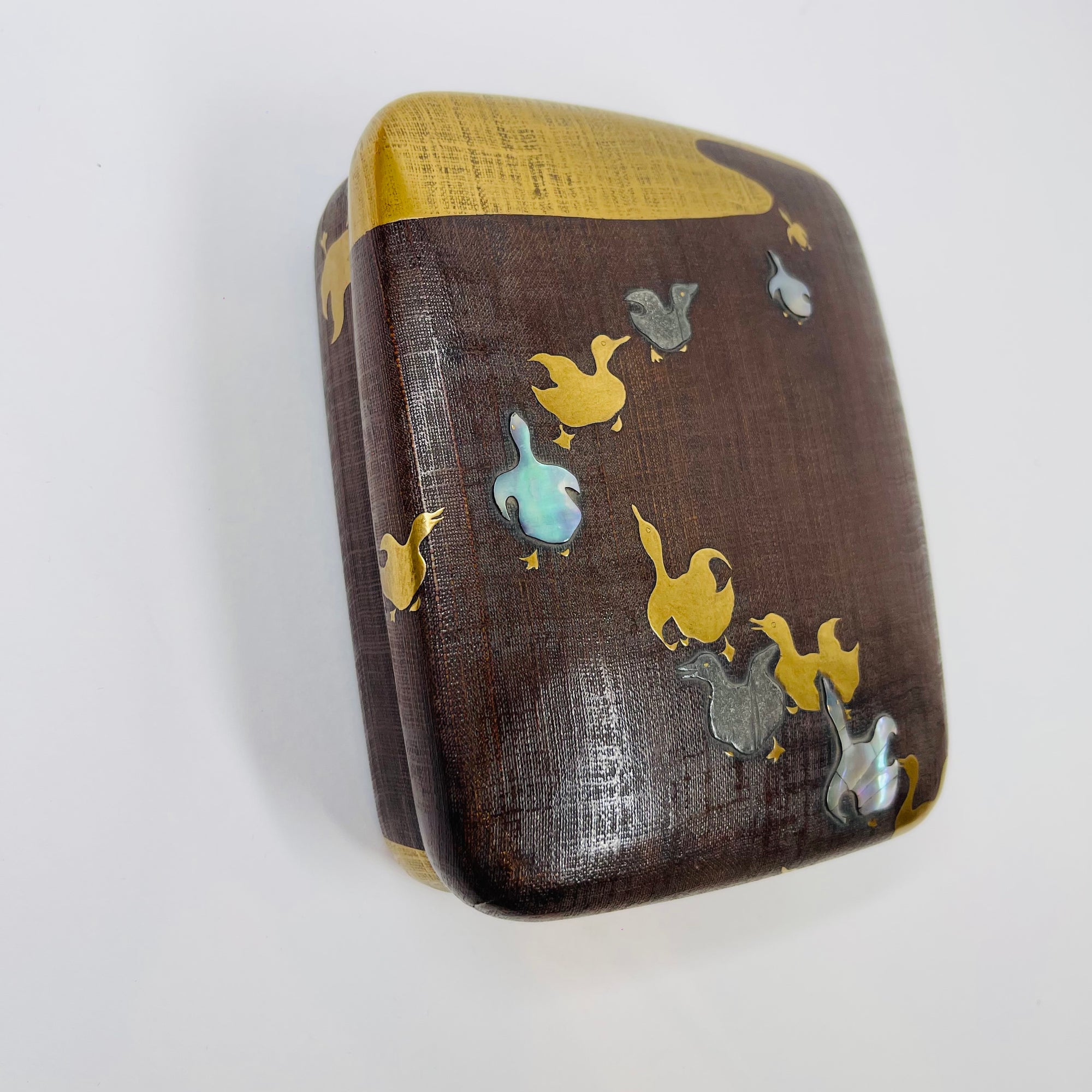 ANTIQUE 19th CENTURY JAPANESE URUSHI LACQUER BOX