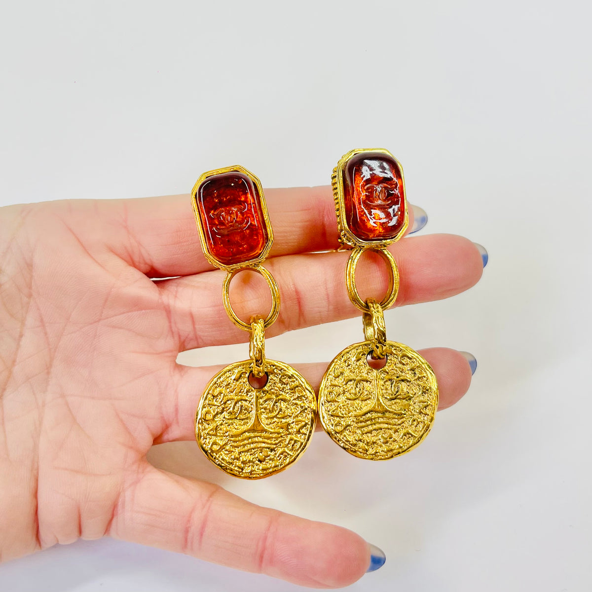 1993 CHANEL GRIPOIX AMBER GLASS COIN DROP CLIP ON EARRINGS