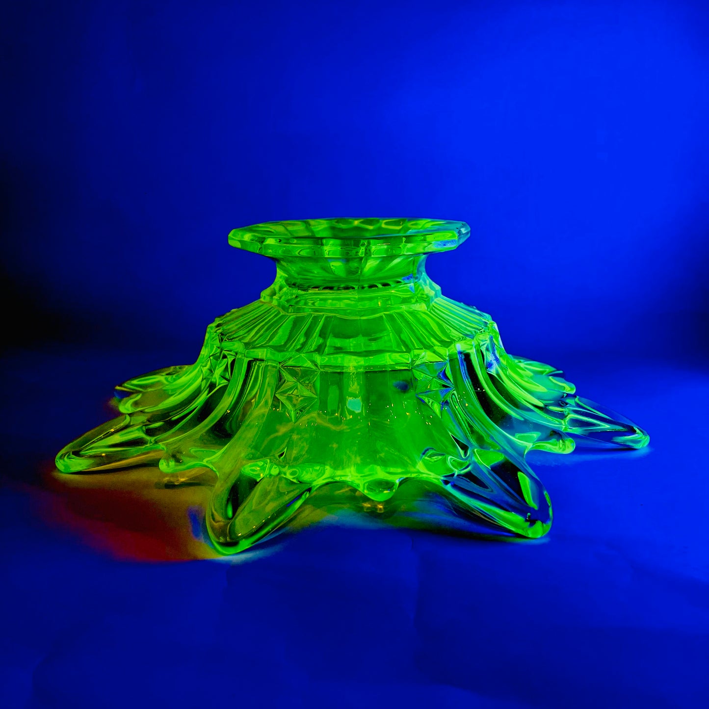 STARBURST URANIUM GLASS BOWL