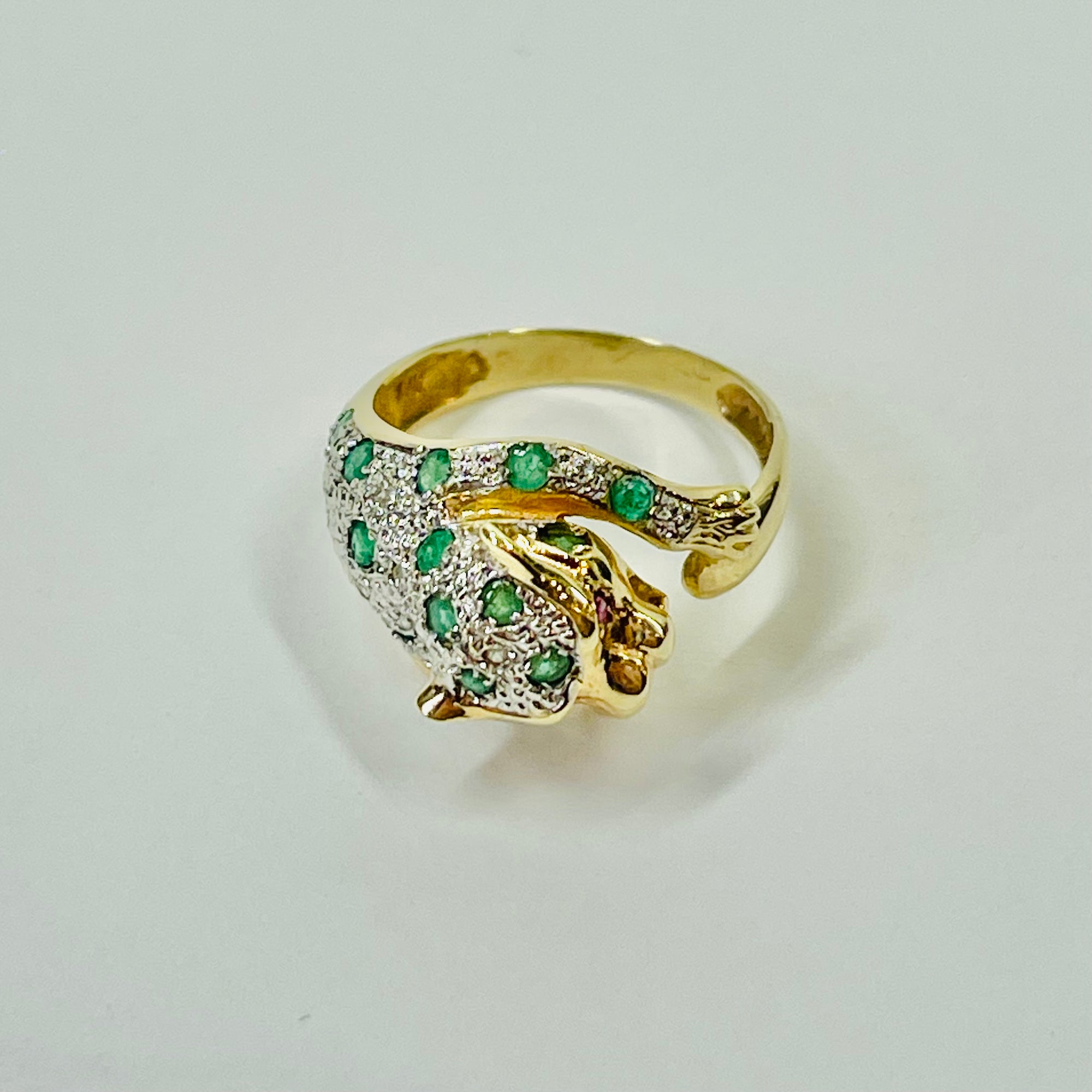 1950s 14K YELLOW GOLD DIAMOND EMERALD LEOPARD RING WITH RUBY EYES
