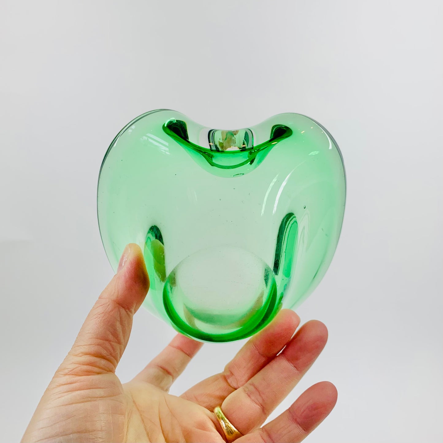 MCM MURANO GREEN PINCHED BOWL/ASHTRAY