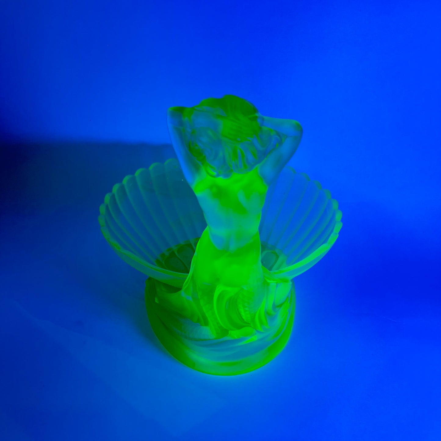 ANTIQUE ART DECO SATIN URANIUM GLASS MERMAID SHELL BOWL