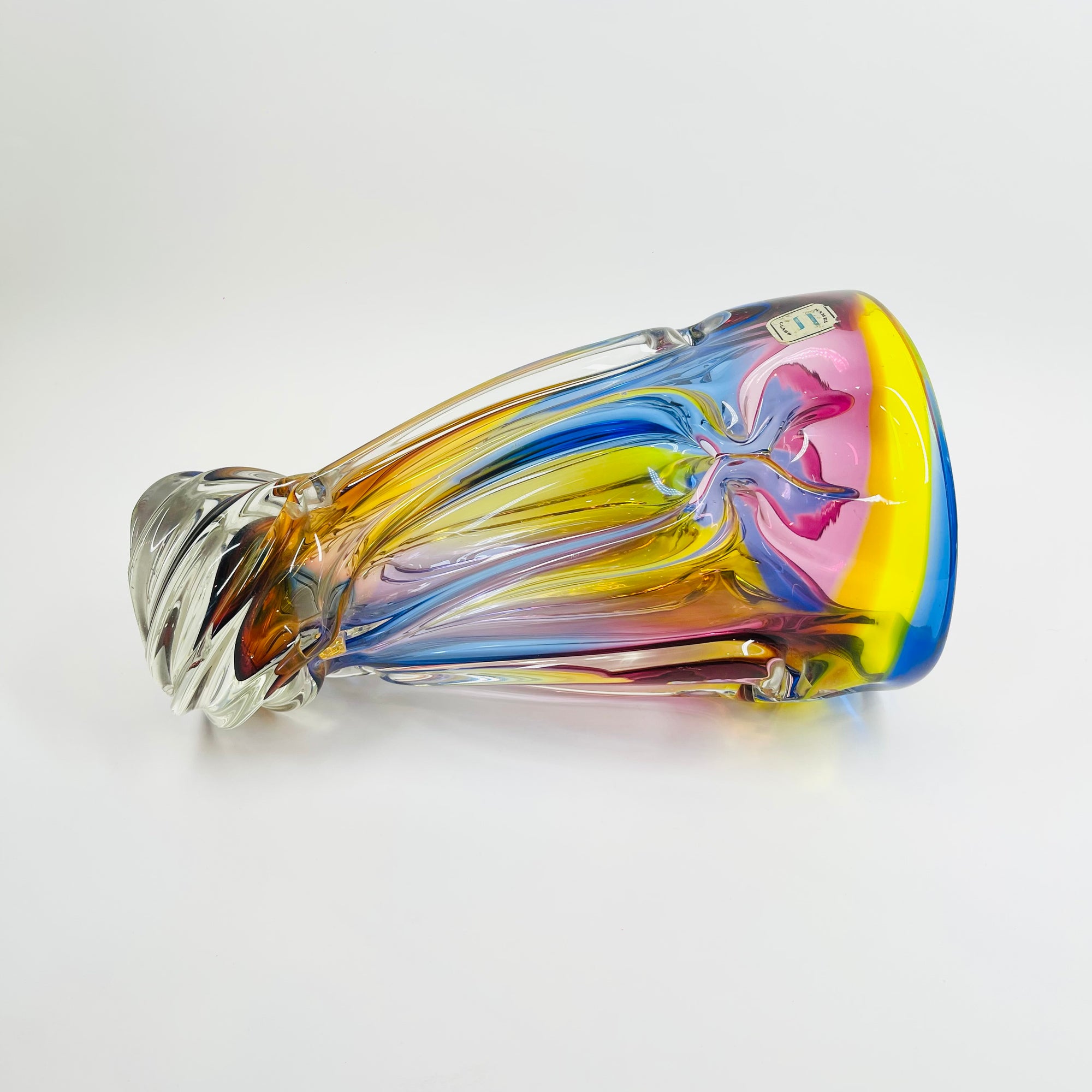 1970s JAPANESE KAMEI HARLEQUIN SOMMERSO GLASS TWIST VASE