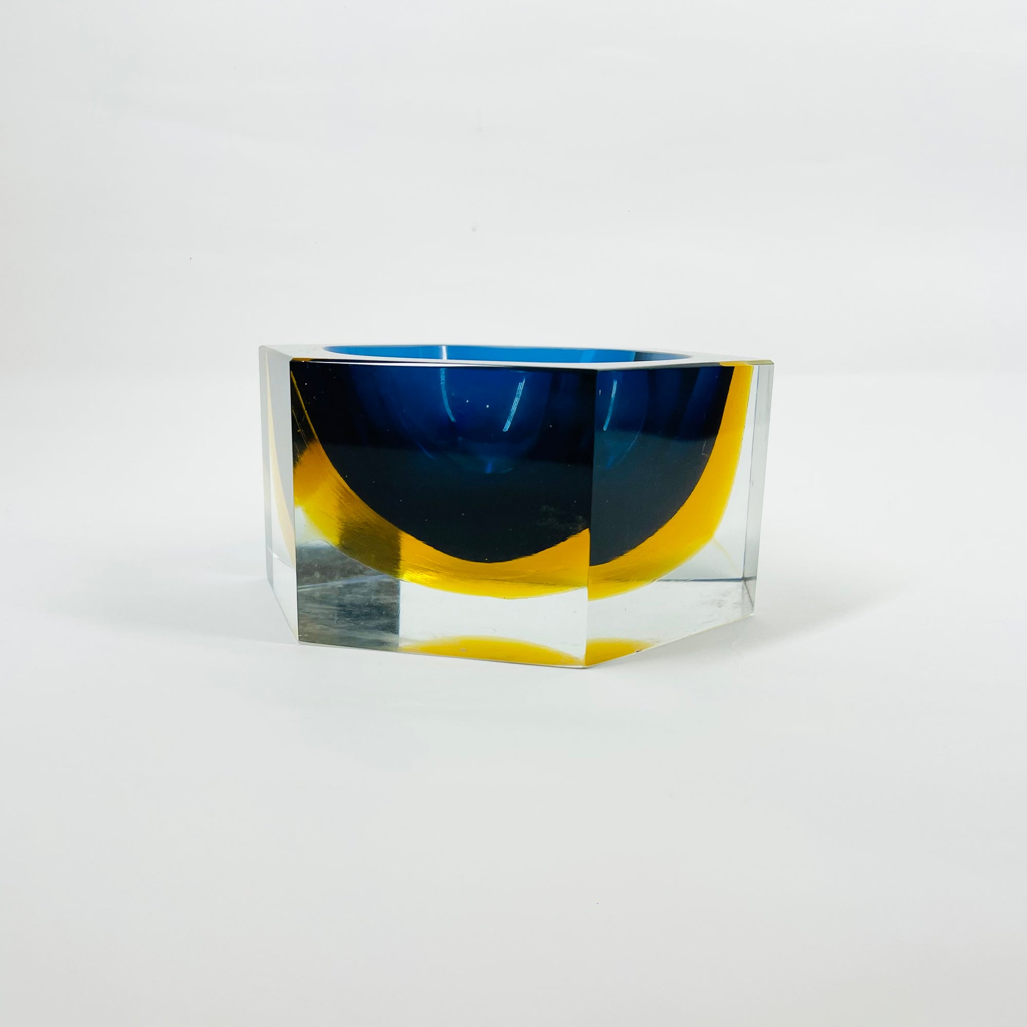 1950s COBALT BLUE TEAL GOLD MURANO MANDRUZZATO SOMMERSO FACETED GLASS HEXAGON BOWL
