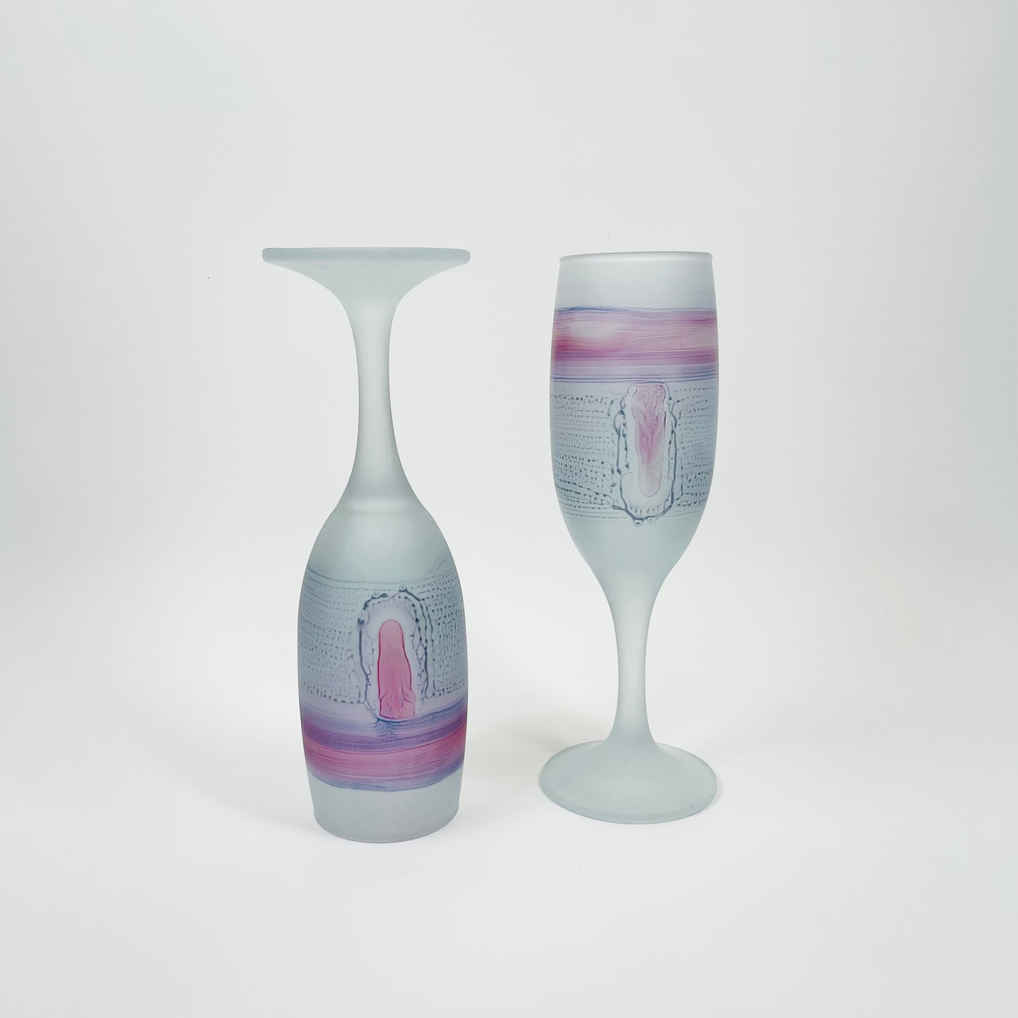 1970s PINK TIE DYE SATIN GLASS CHAMPAGNE FLUTES