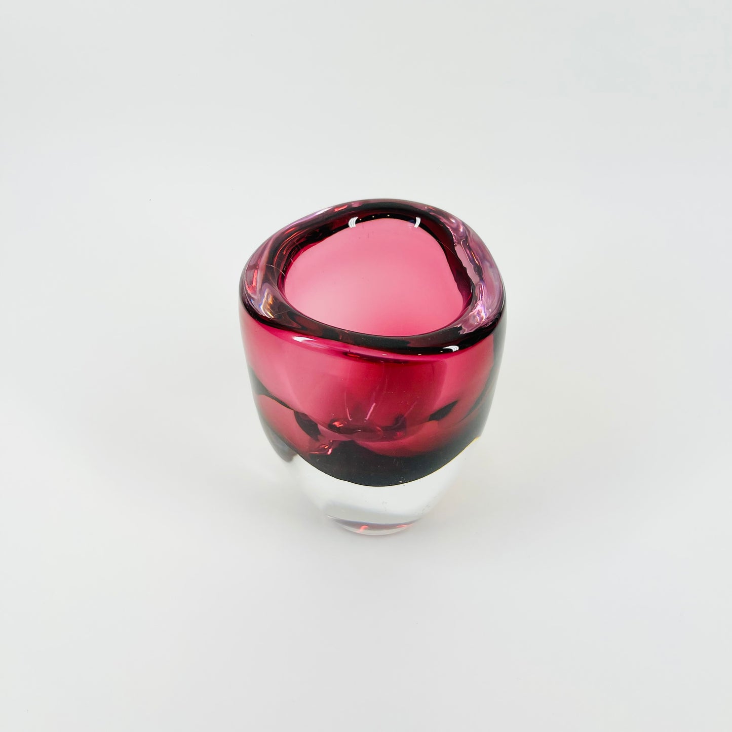 1950s AFORS PINK/CRANBERRY GLASS POSY VASE BY ERNEST GORDON