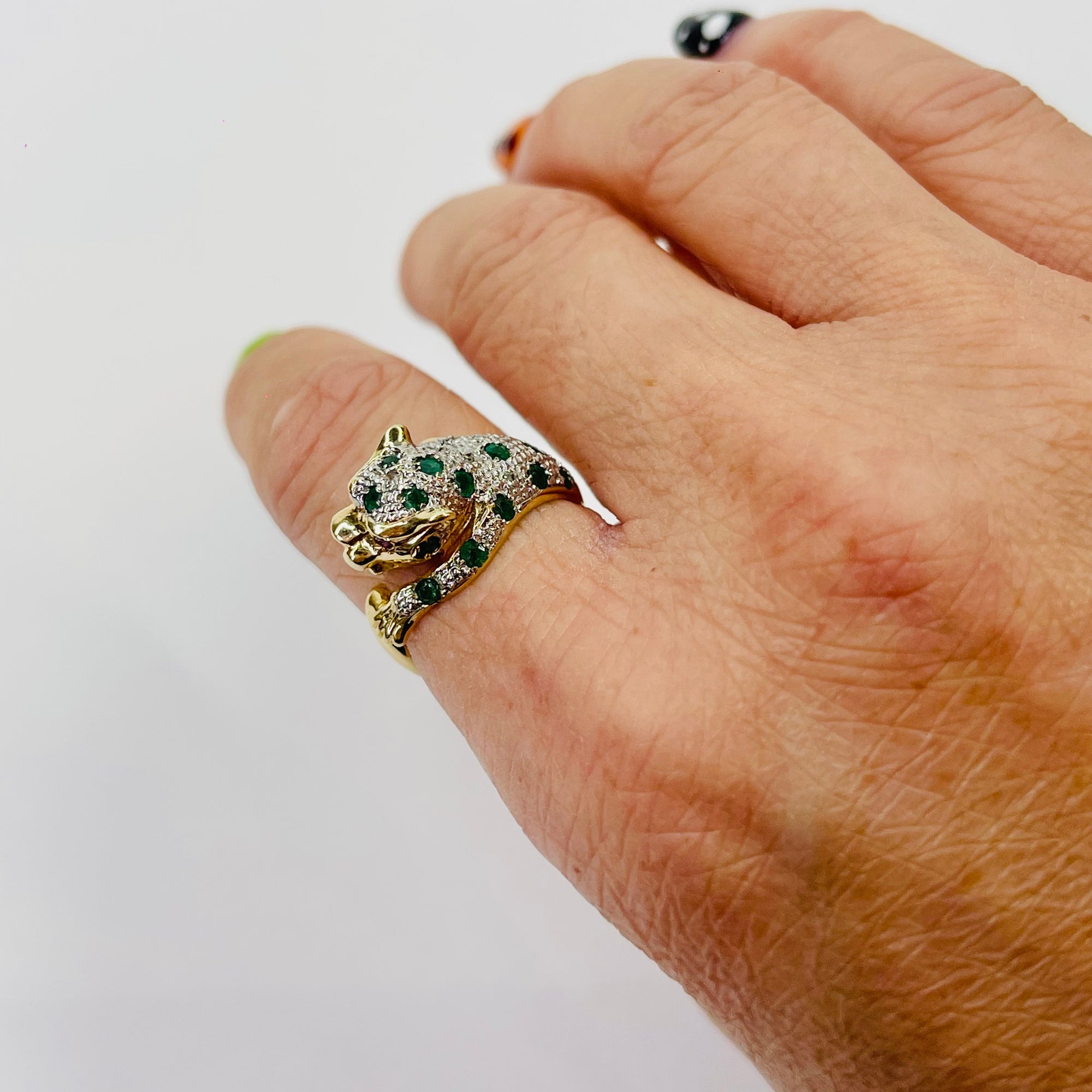 1950s 14K YELLOW GOLD DIAMOND EMERALD LEOPARD RING WITH RUBY EYES