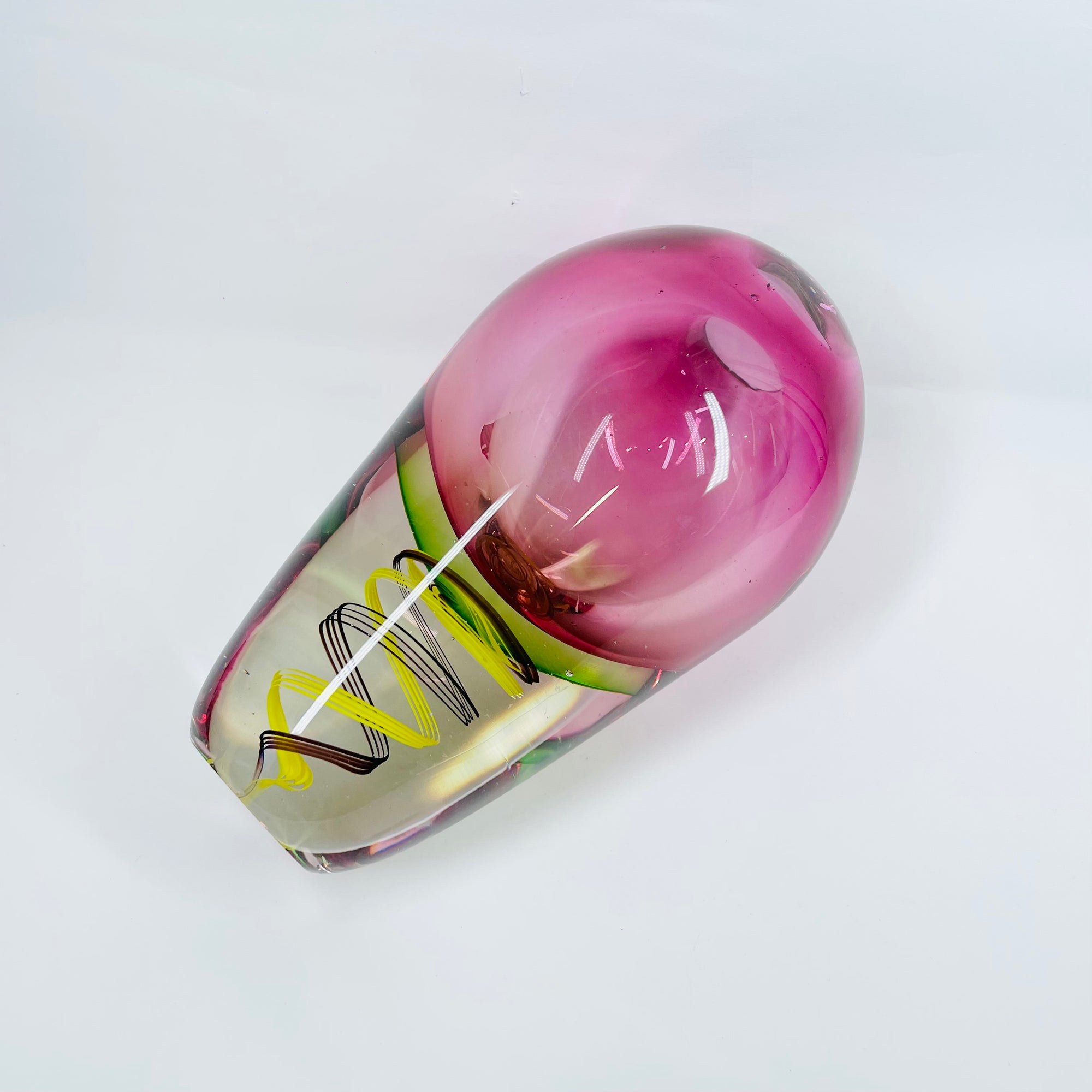 1950s PINK GREEN SOMMERSO MURANO SOMMERSO GLASS VASE WITH LATTICINO SWIRLS