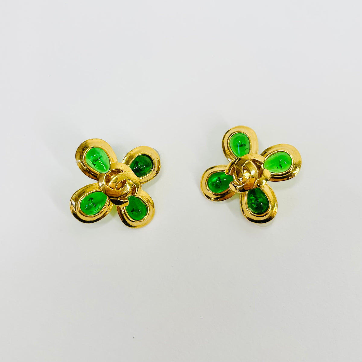 1980s CHANEL GRIPOIX GREEN GLASS FLOWERS CLIP ON EARRINGS