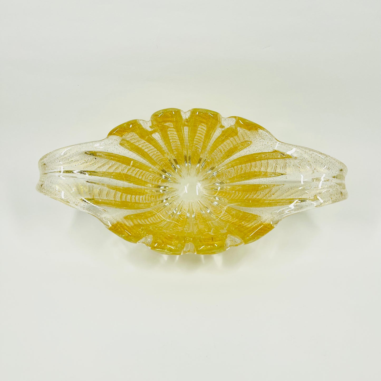 1940s BAROVIER GOLD SOMEMRSO GLASS BOWL WITH SCROLL HANDLES