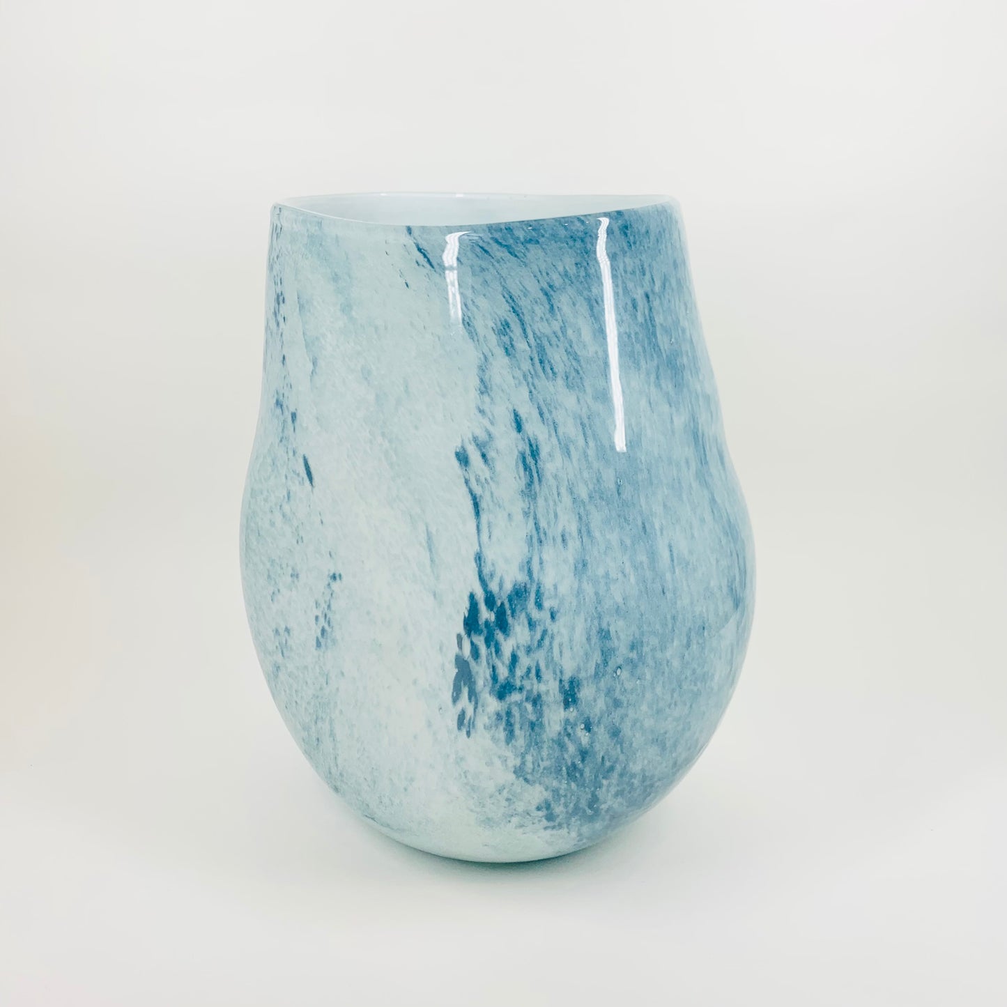 1980s MURANO MOUTH BLOWN BLUE SPATTER GLASS VASE