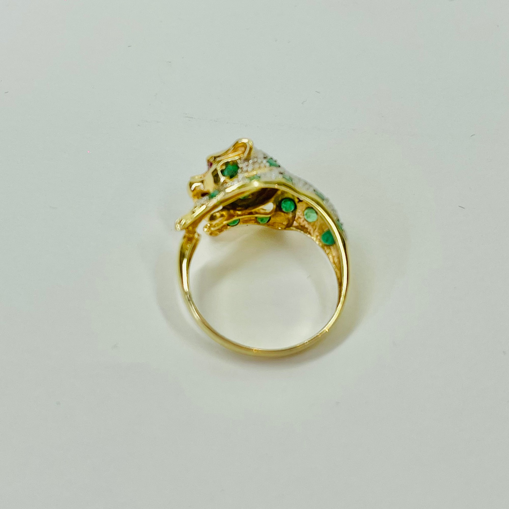 1950s 14K YELLOW GOLD DIAMOND EMERALD LEOPARD RING WITH RUBY EYES