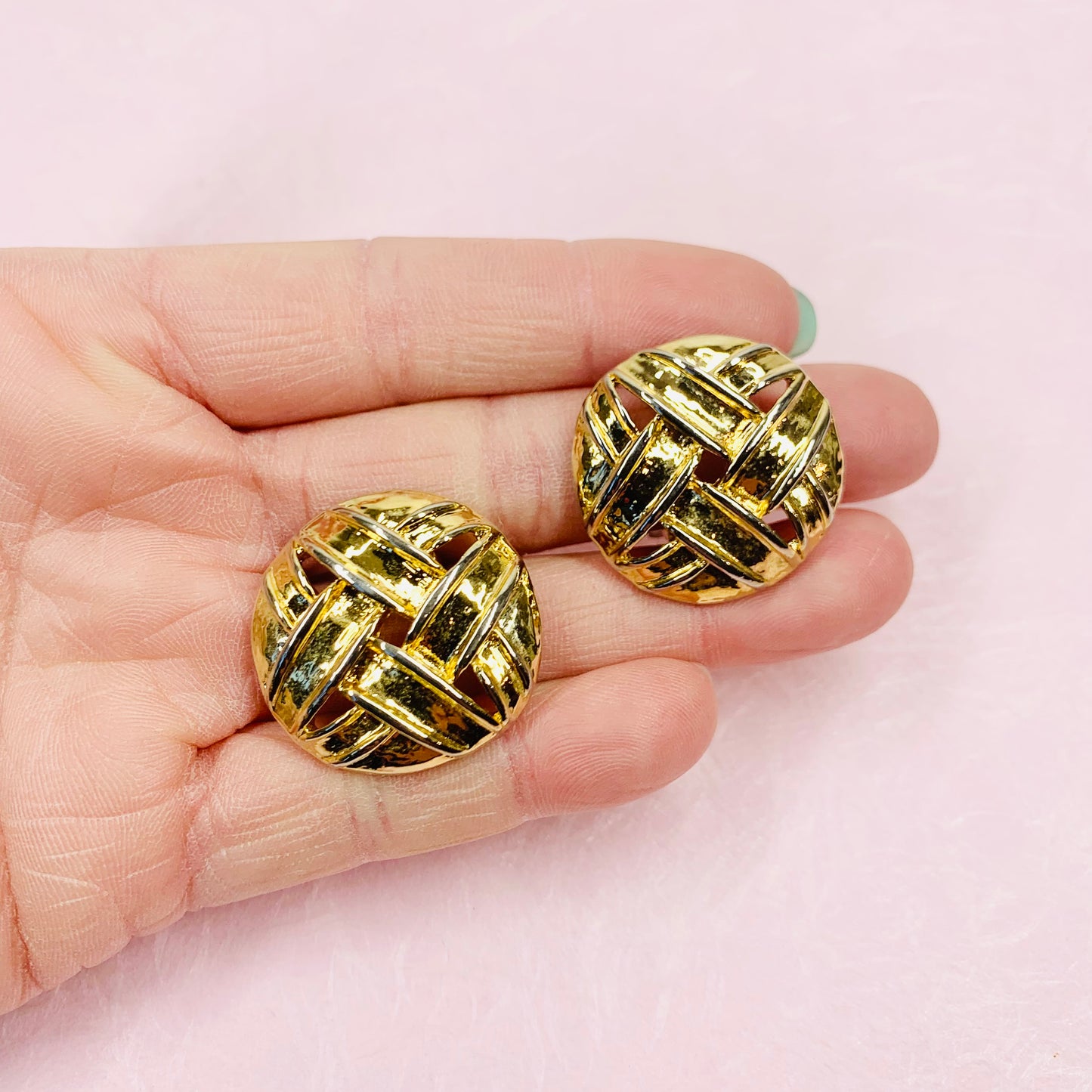 80s QUILTED WEAVE BUTTON EARRINGS