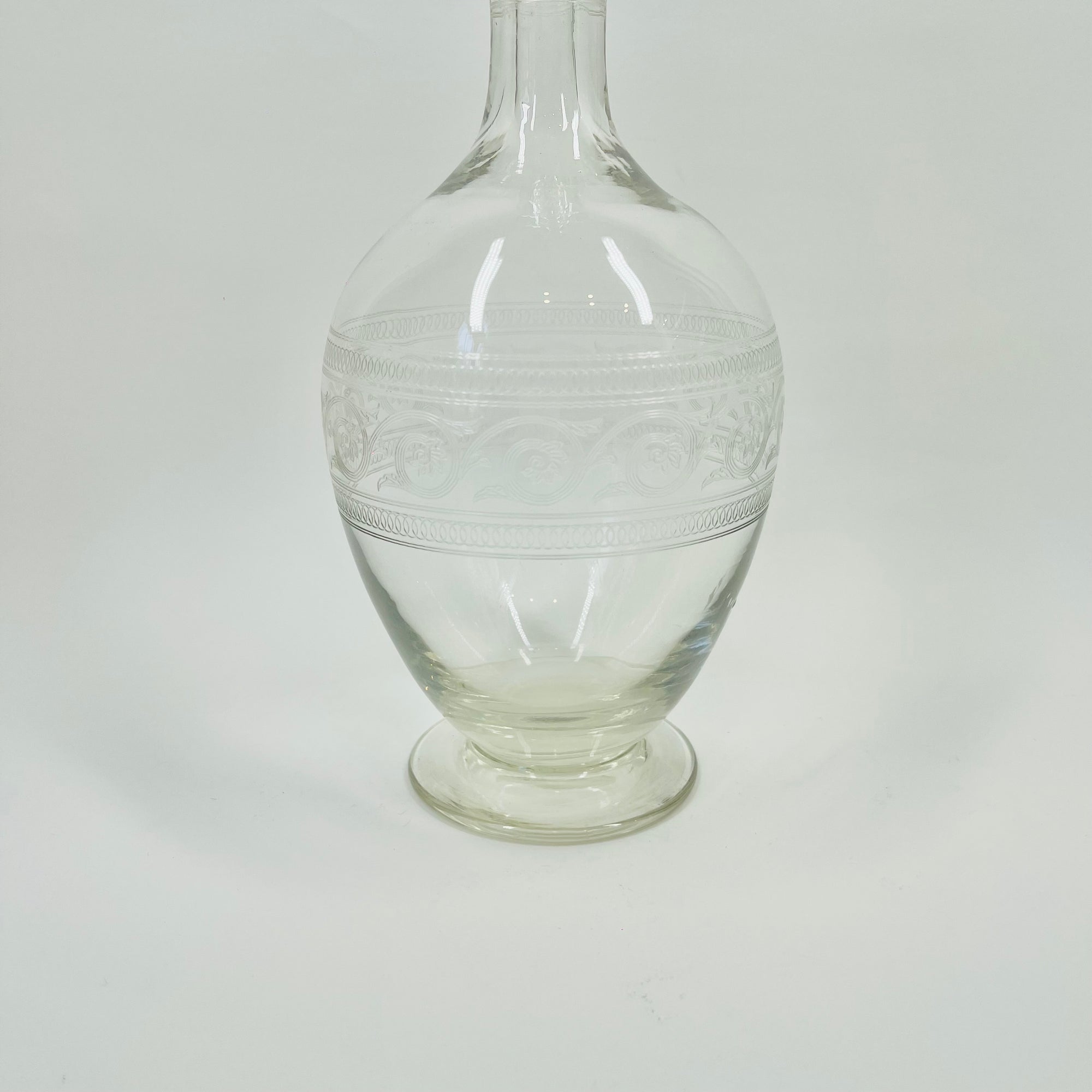 ANTIQUE VICTORIAN ETCHED GLASS DECANTER SET