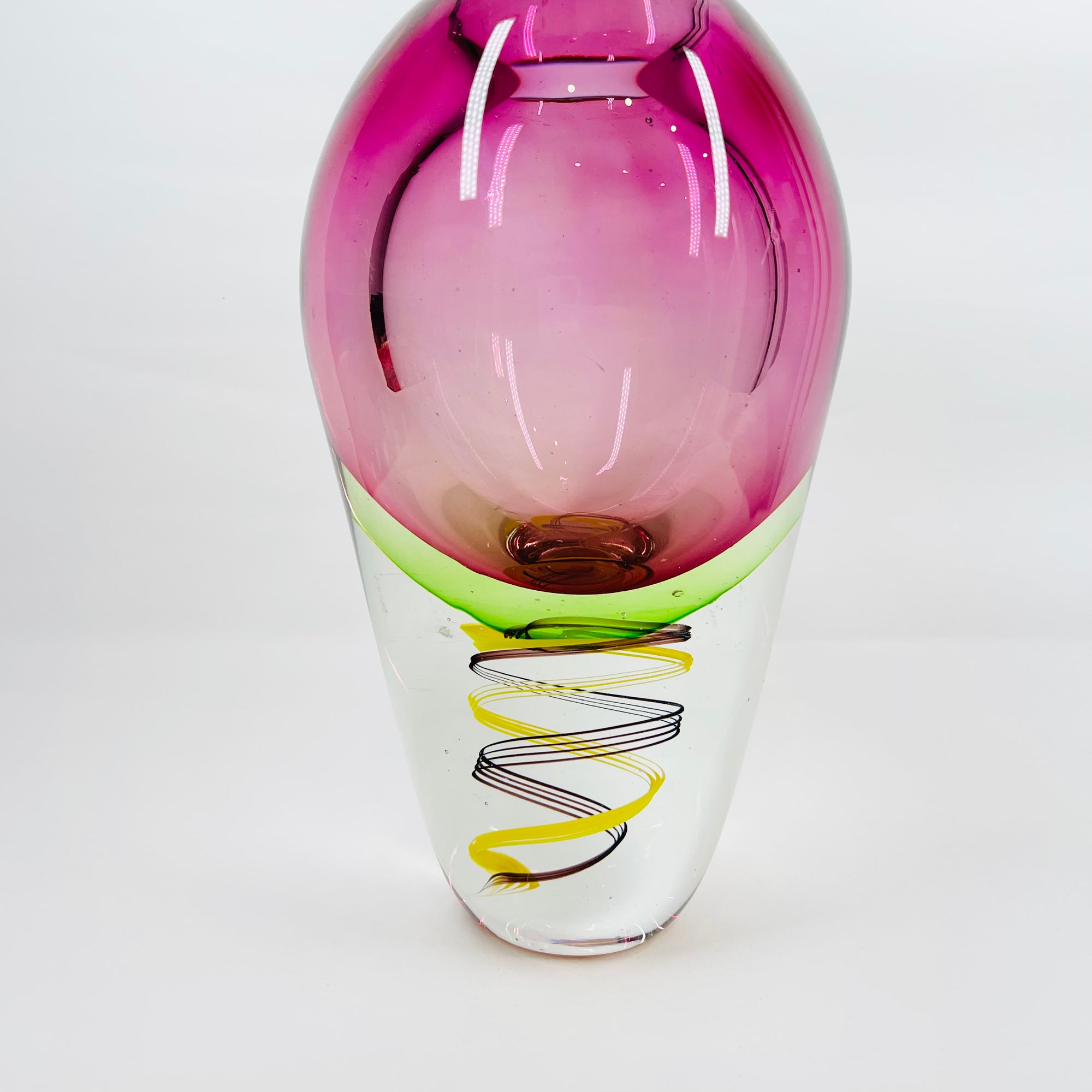 1950s PINK GREEN SOMMERSO MURANO SOMMERSO GLASS VASE WITH LATTICINO SWIRLS