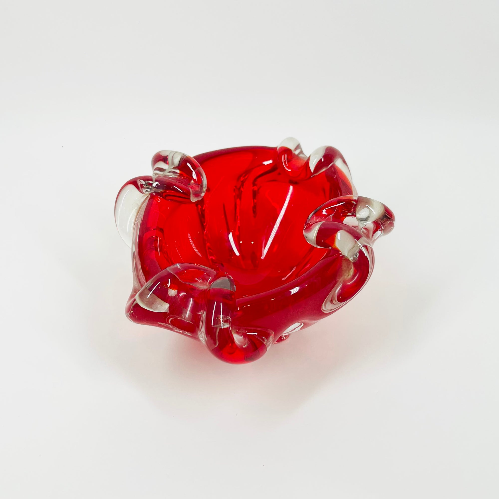 1970s JAPANESE RED SOMMERSO GLASS ASHTRAY/BOWL