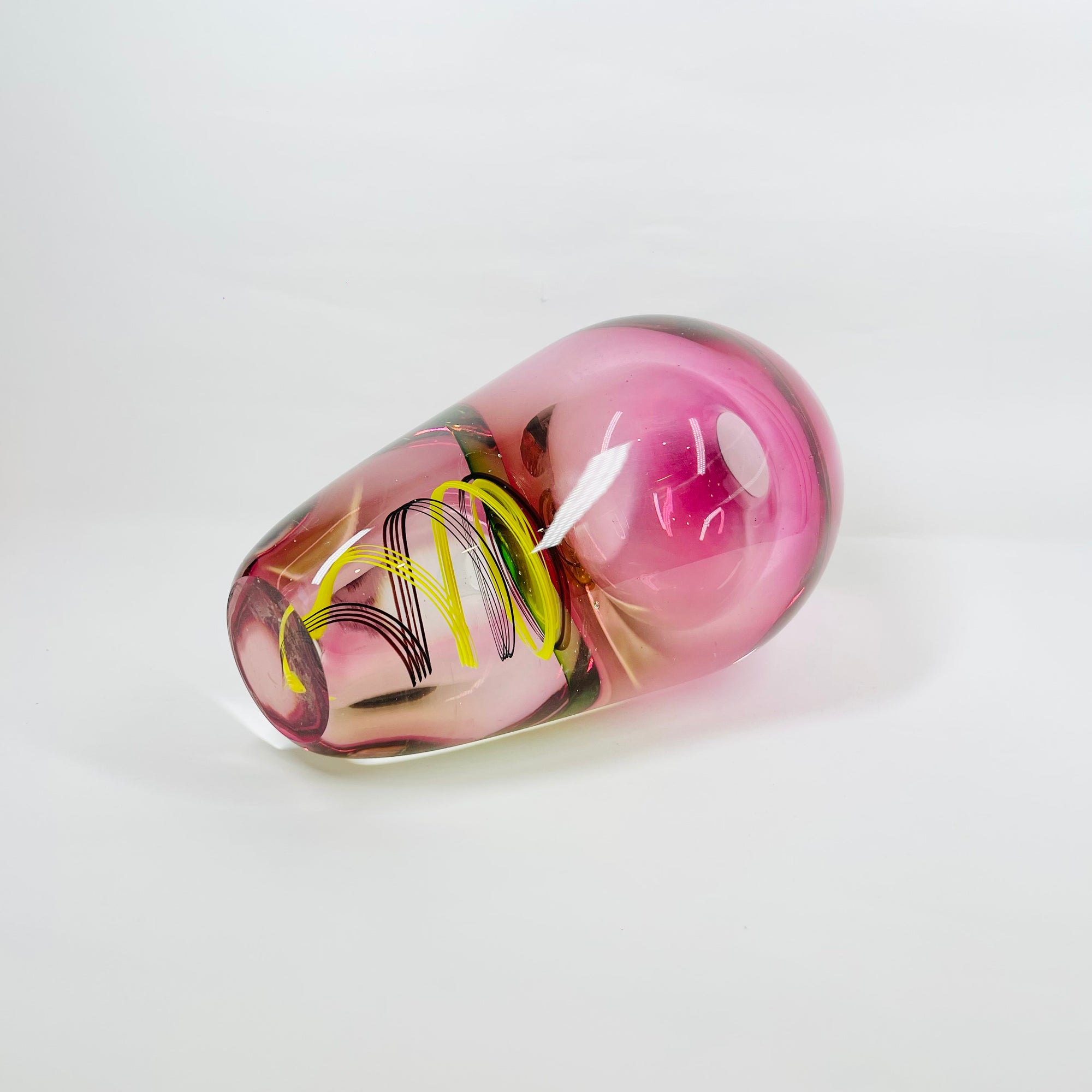 1950s PINK GREEN SOMMERSO MURANO SOMMERSO GLASS VASE WITH LATTICINO SWIRLS