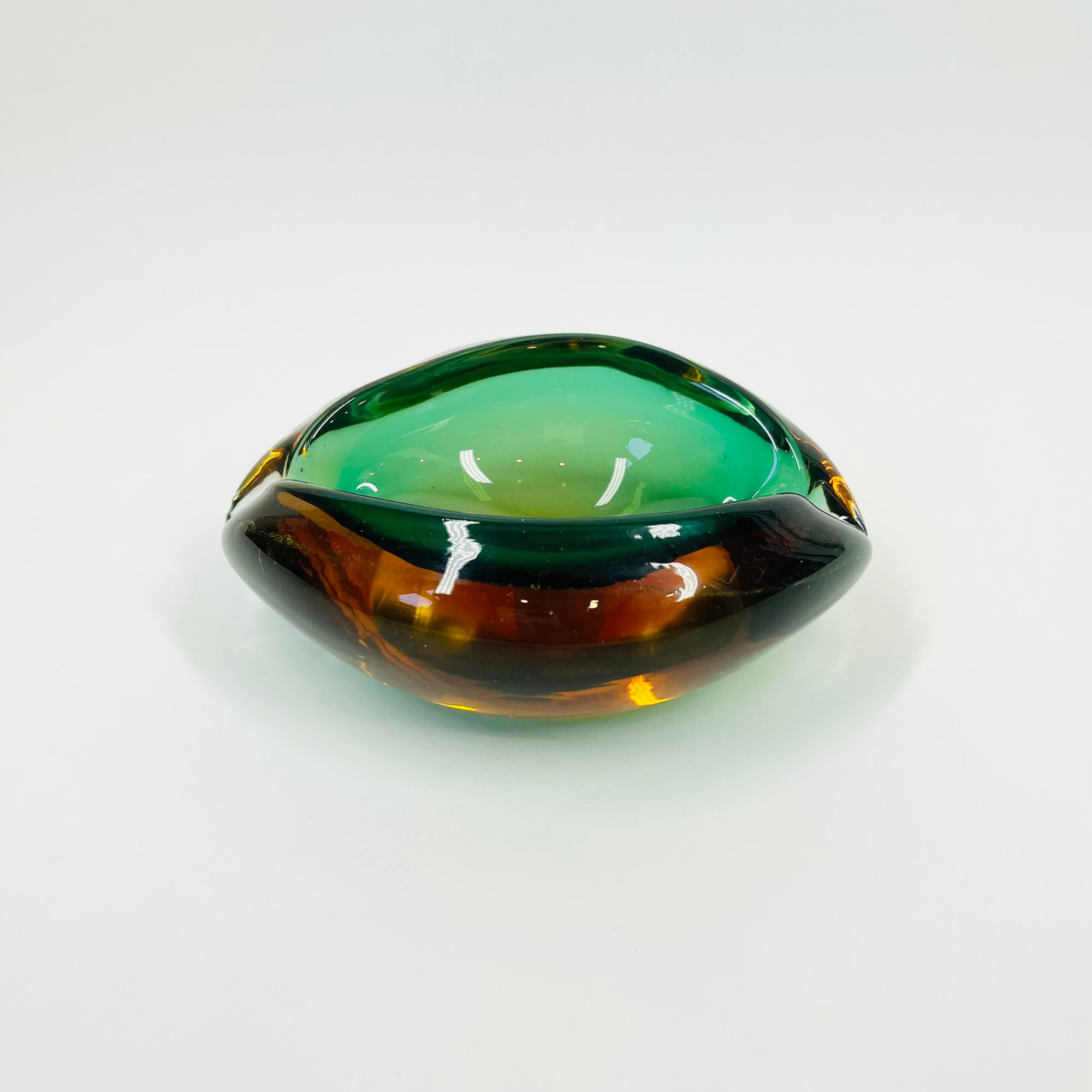 1960s MURANO DARK GREEN AMBER SOMMERSO GLASS PINCHED BOWL/ASHTRAY
