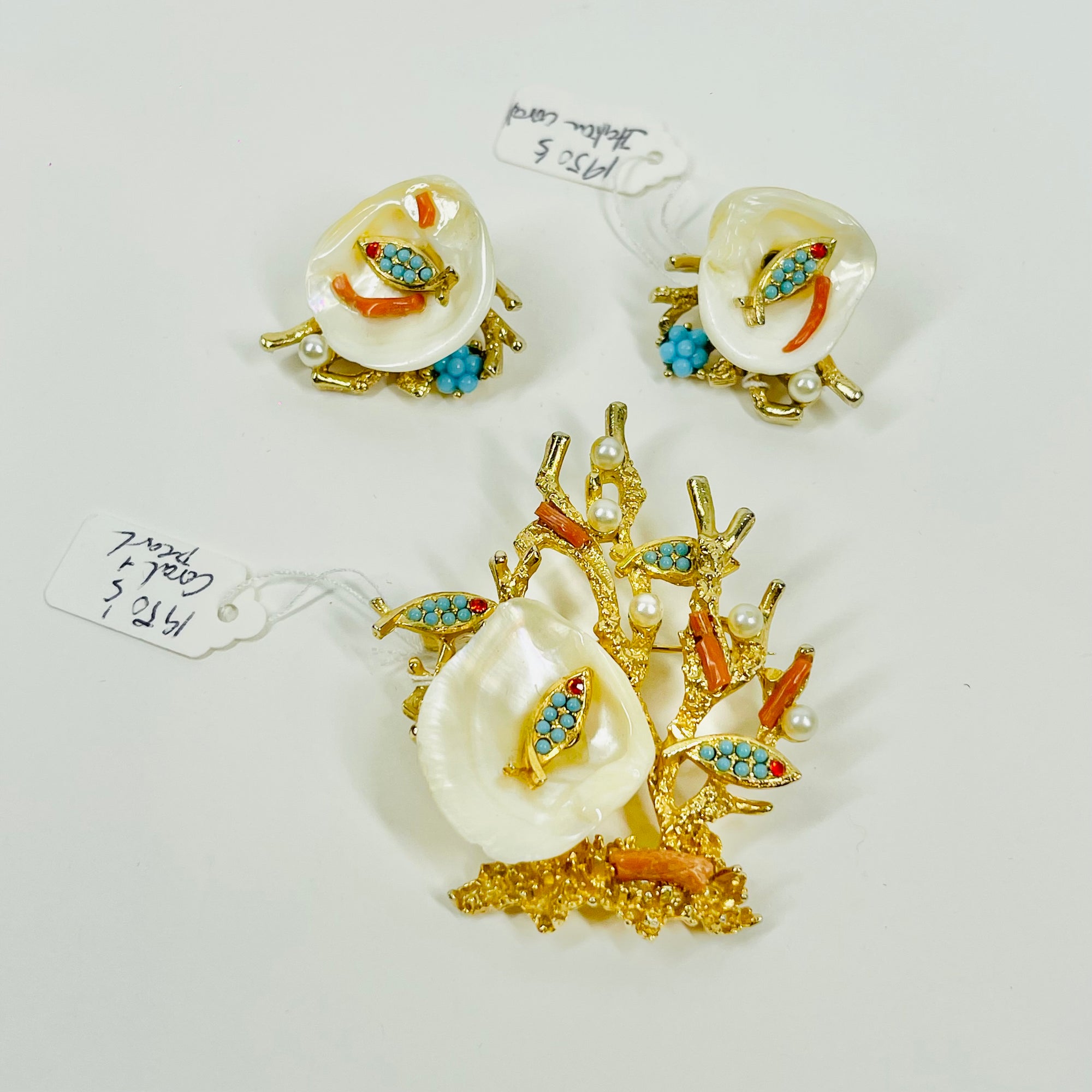 1950s CORAL SEASHELLS EARRINGS BROOCH SUITE