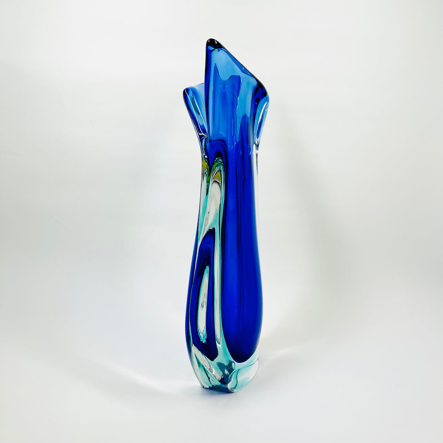 X-LARGE 1940s URANIUM MURANO BLUE SOMMERSO GLASS FISHTAIL VASE