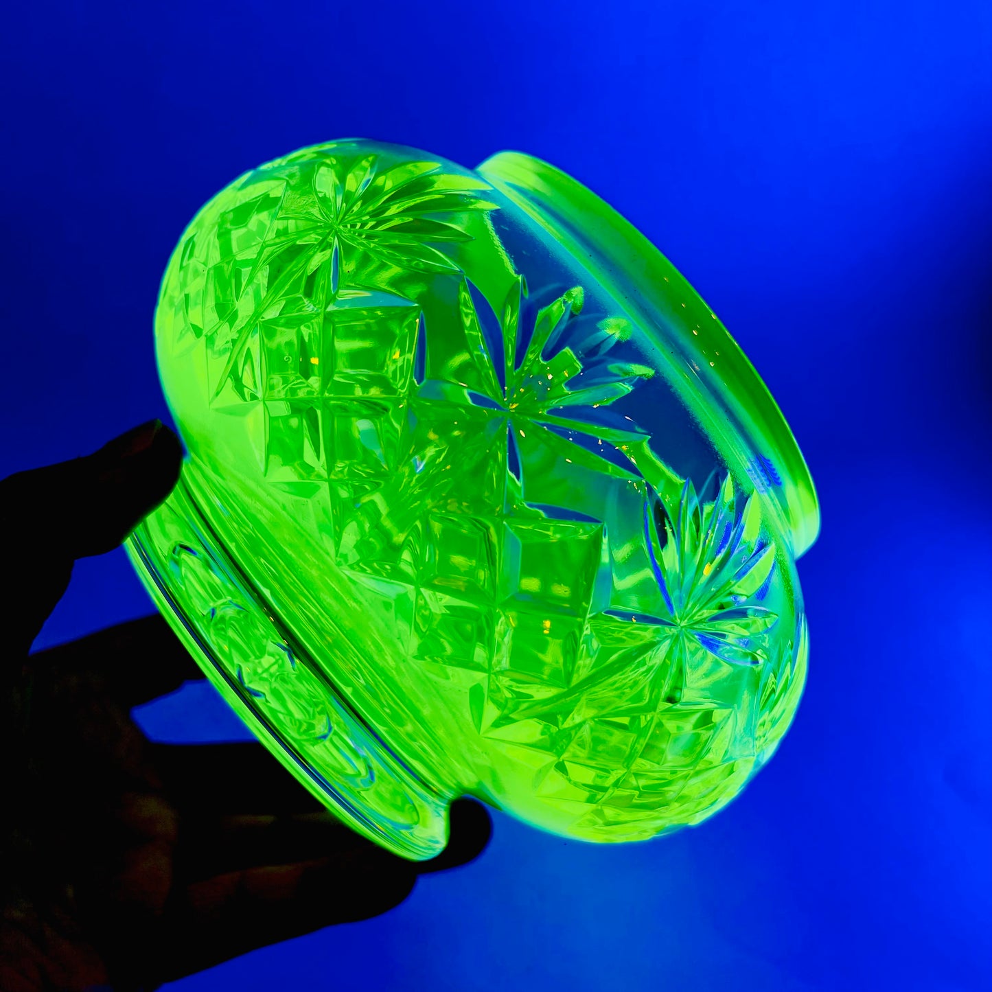 URANIUM GLASS ROSE BOWL/VASE