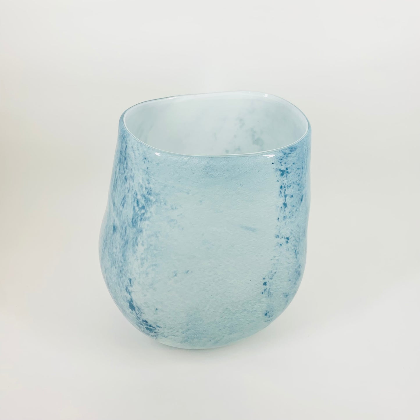 1980s MURANO MOUTH BLOWN BLUE SPATTER GLASS VASE