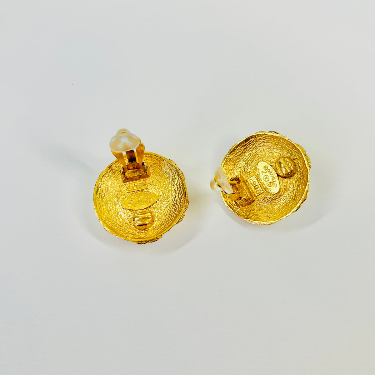 1980s CHANEL GRIPOIX SATIN COBALT BLUE GLASS BUTTON CLIP ON EARRINGS