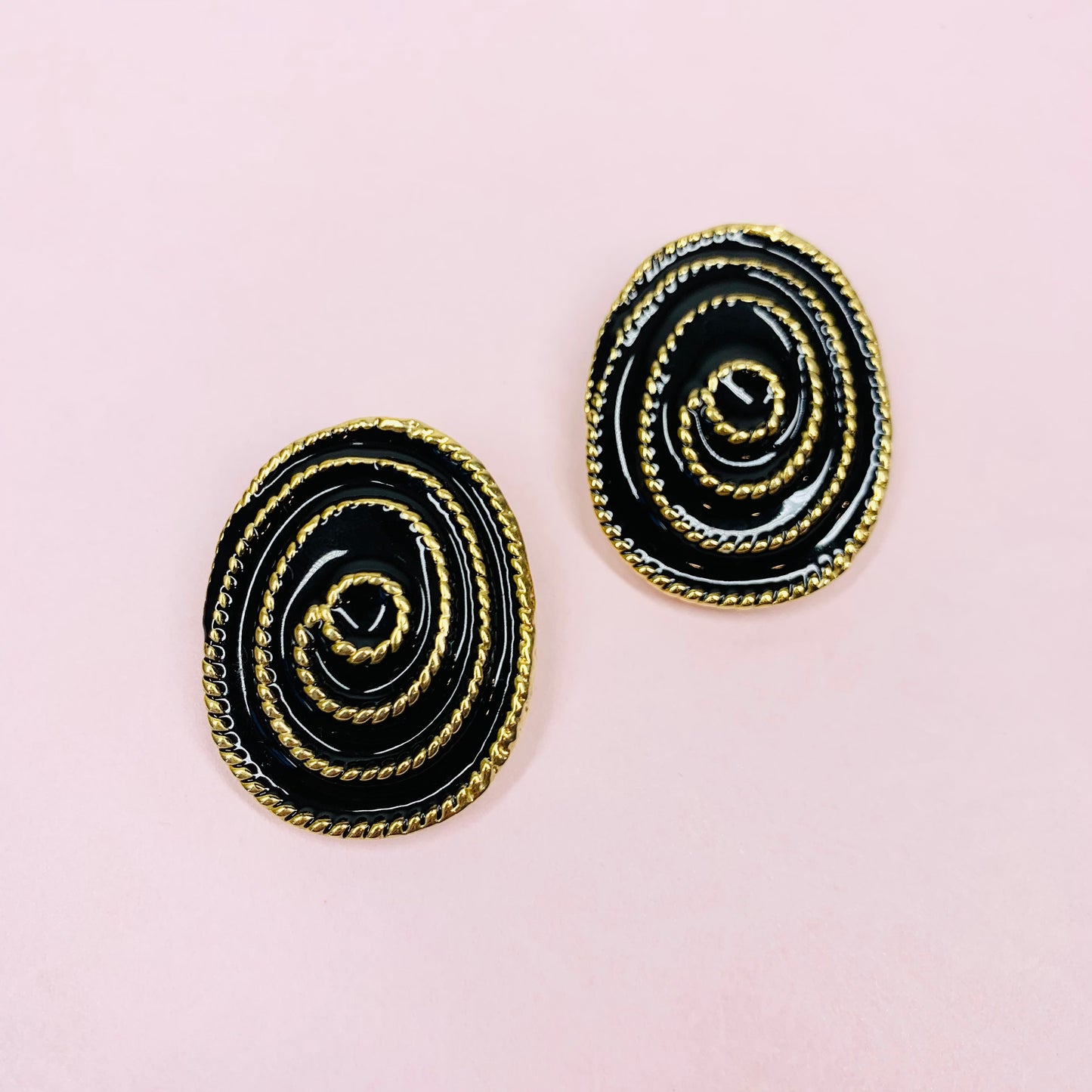 60s BLACK ENAMEL SPIRAL FILIGREE EARRINGS