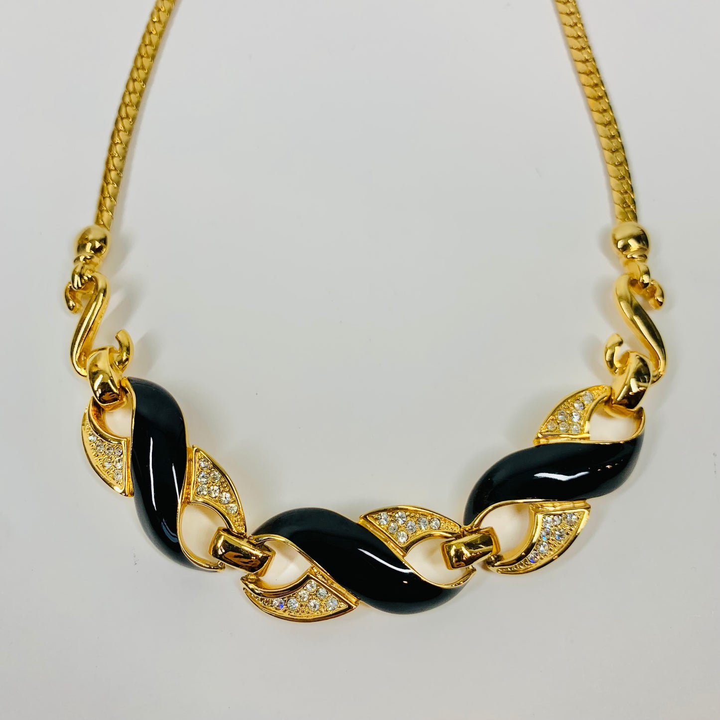 80s TRIFARI BLACK ENAMEL NECKLACE SUITE