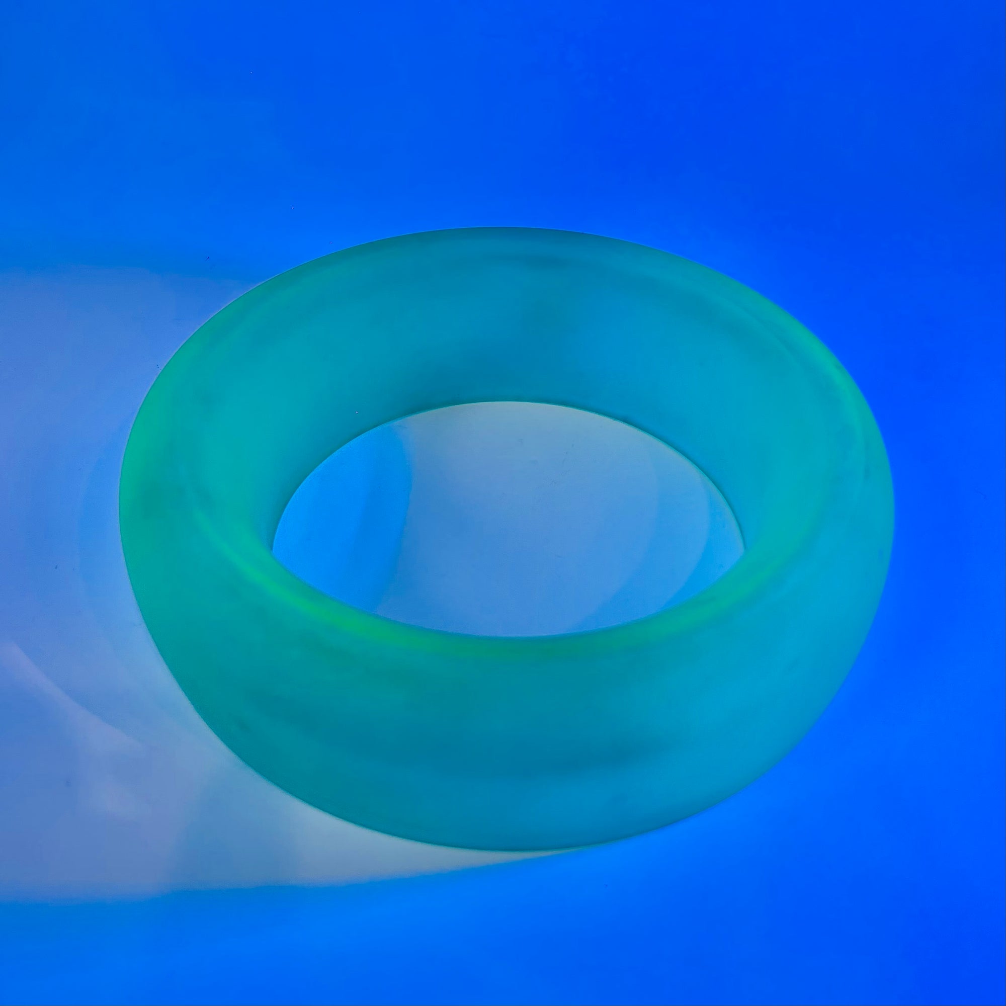 LARGE ANTIQUE GREEN DEPRESSION URANIUM GLASS ROUND FLOWER FROG