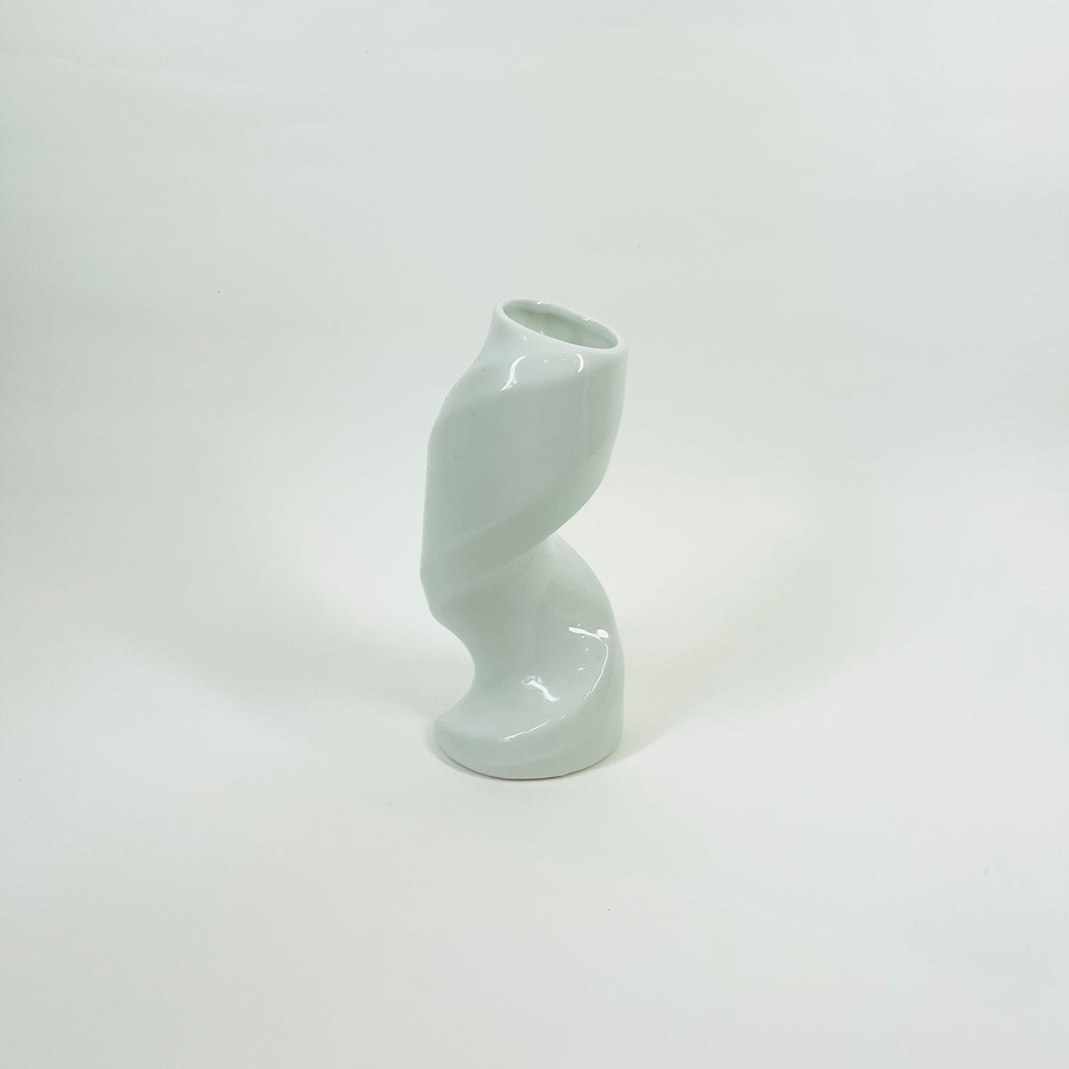 POST MODERN JAPANESE WHITE PORCELAIN POSY VASE