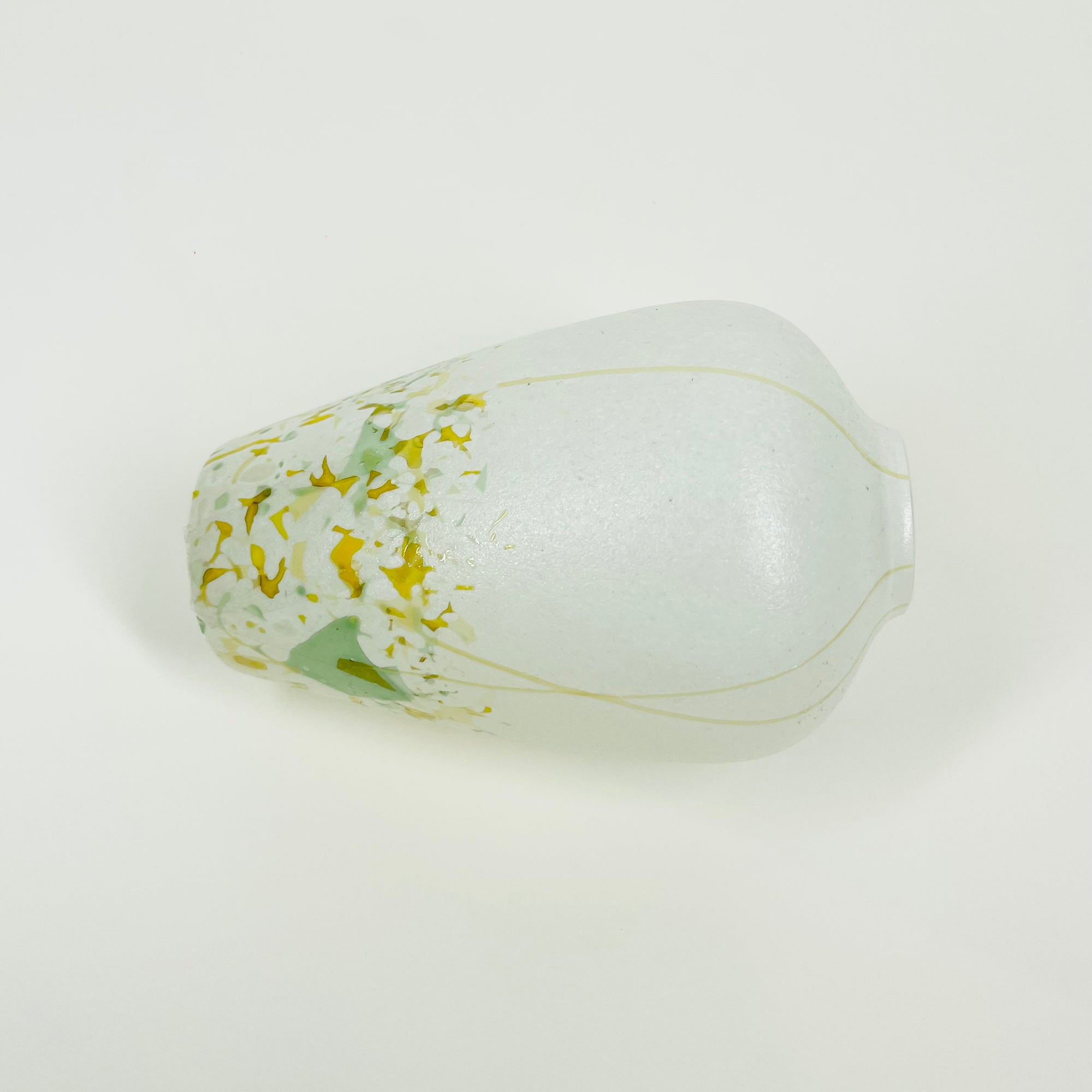 1980s HAND MADE CASED WHITE YELLOW GREEN SPATTER ART GLASS POSY VASE