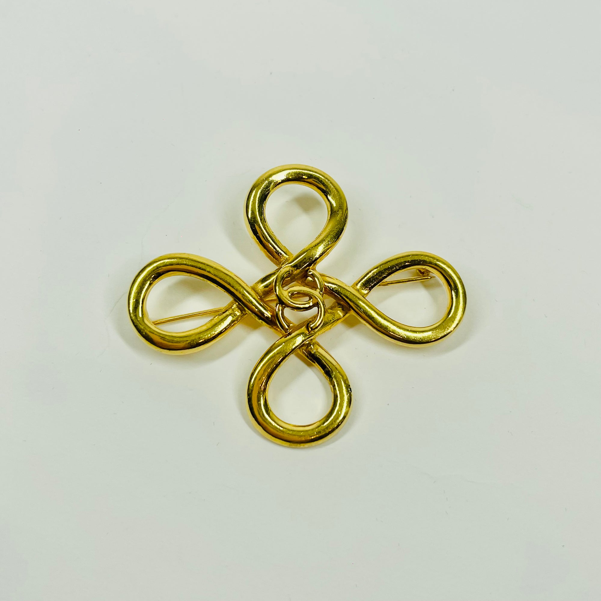 1980s CHANEL INFINITY LOVE KNOT BROOCH