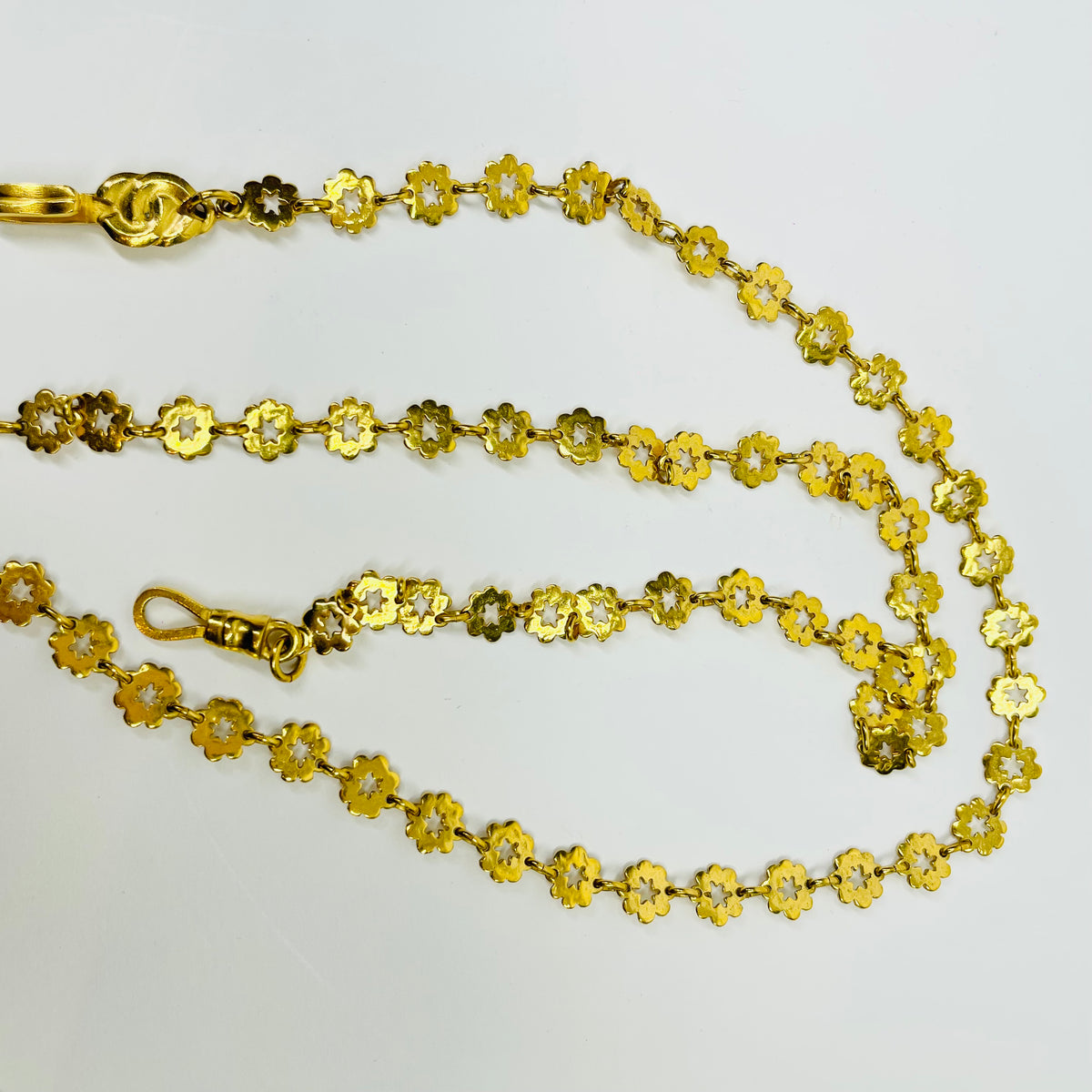 1980s CHANEL FLOWER STAR ETCHED LINKS CC LOGO MEDALLION GLASS LOUPE PENDANT NECKLACE/BELT