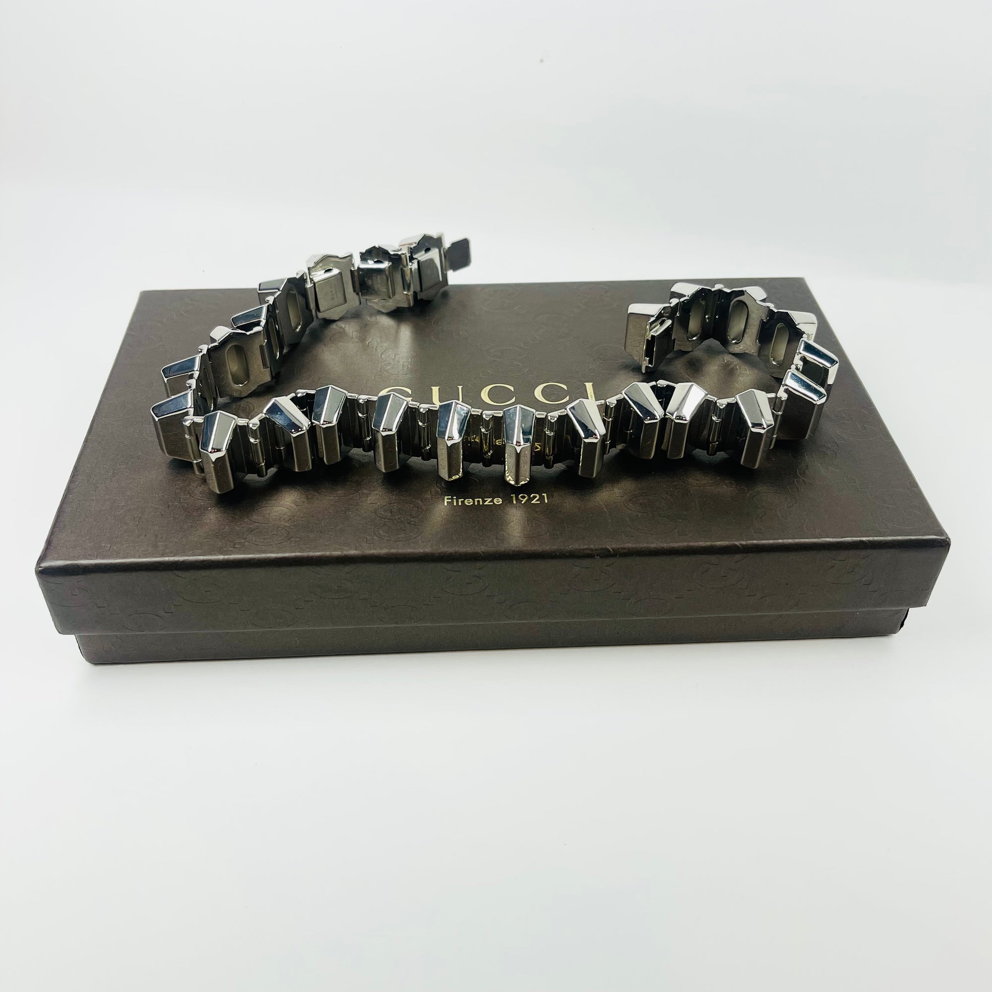 VINTAGE GUCCI STAINLESS STEEL HARDWARE COLLAR NECKLACE