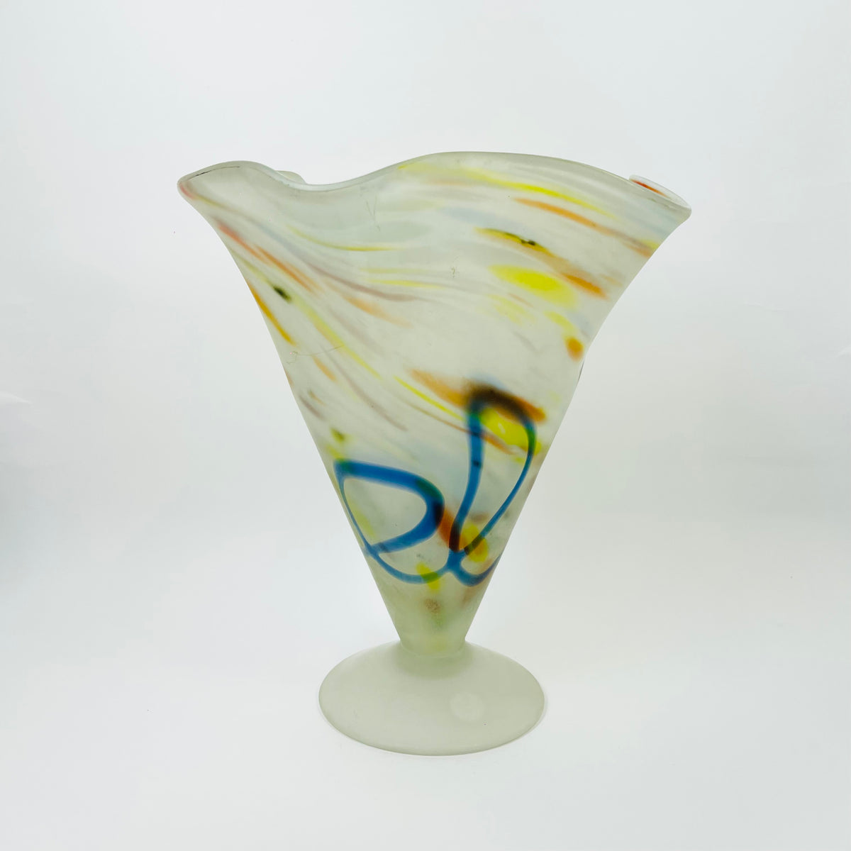 1980s WHITE YELLOW SATIN SPATTER ART GLASS VASE