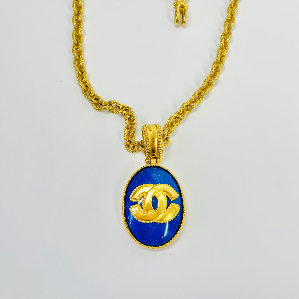 1995 CHANEL CC LOGO MUGHAL STYLE LAPIS AZULI MEDALLION PENDANT NECKLACE