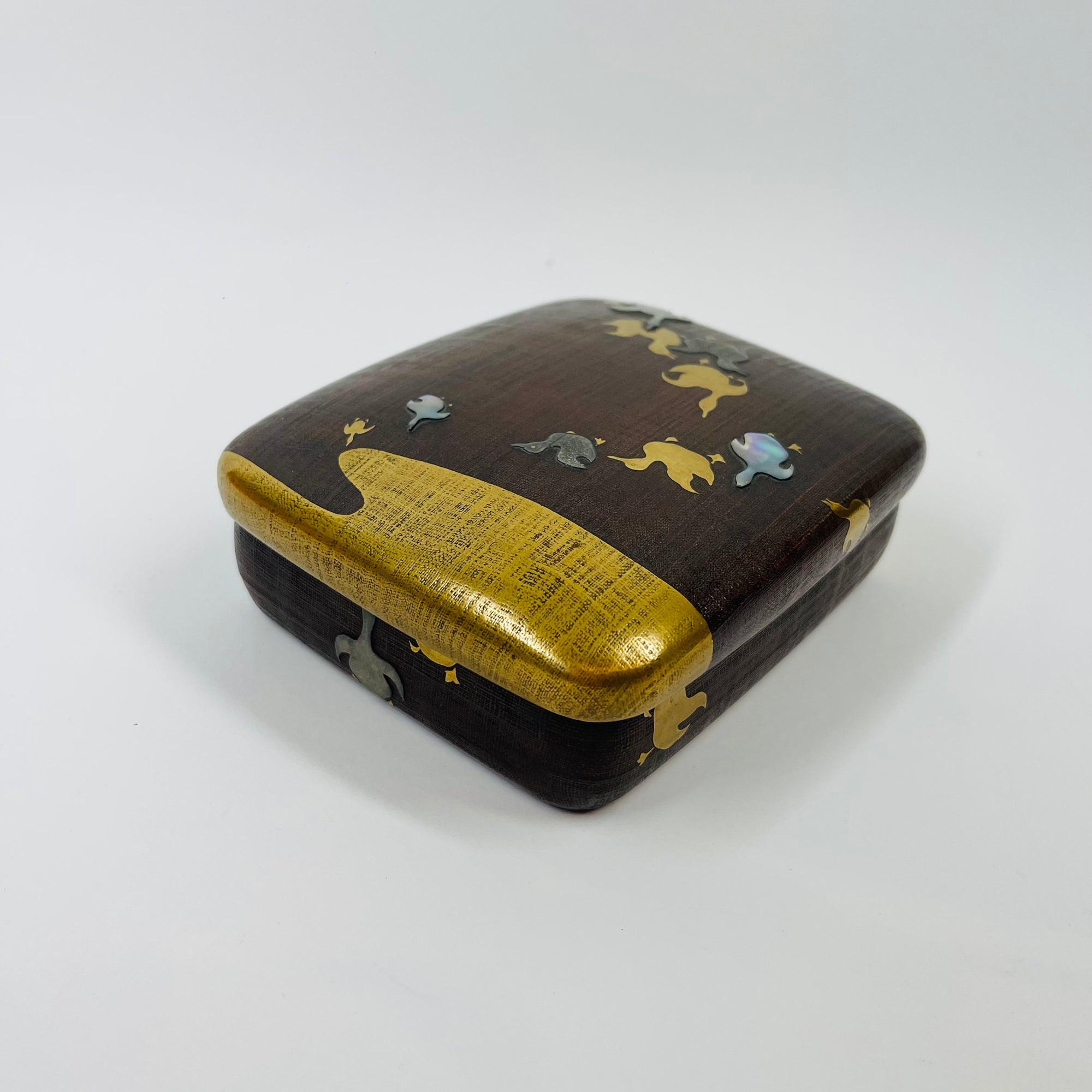 ANTIQUE 19th CENTURY JAPANESE URUSHI LACQUER BOX