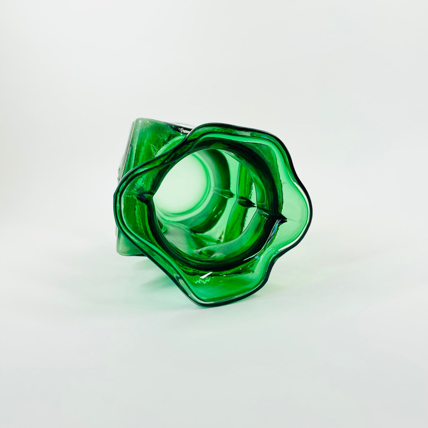 1970s FINNISH KASPERI GREEN GLASS VASE