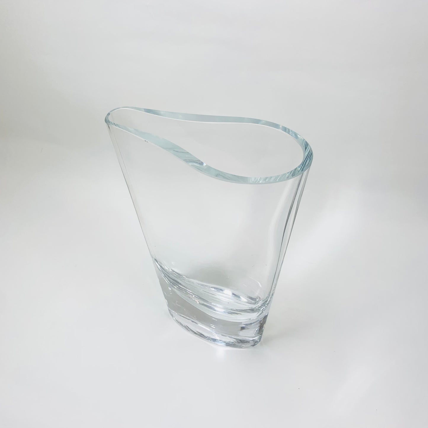 WAVE GLASS VASE