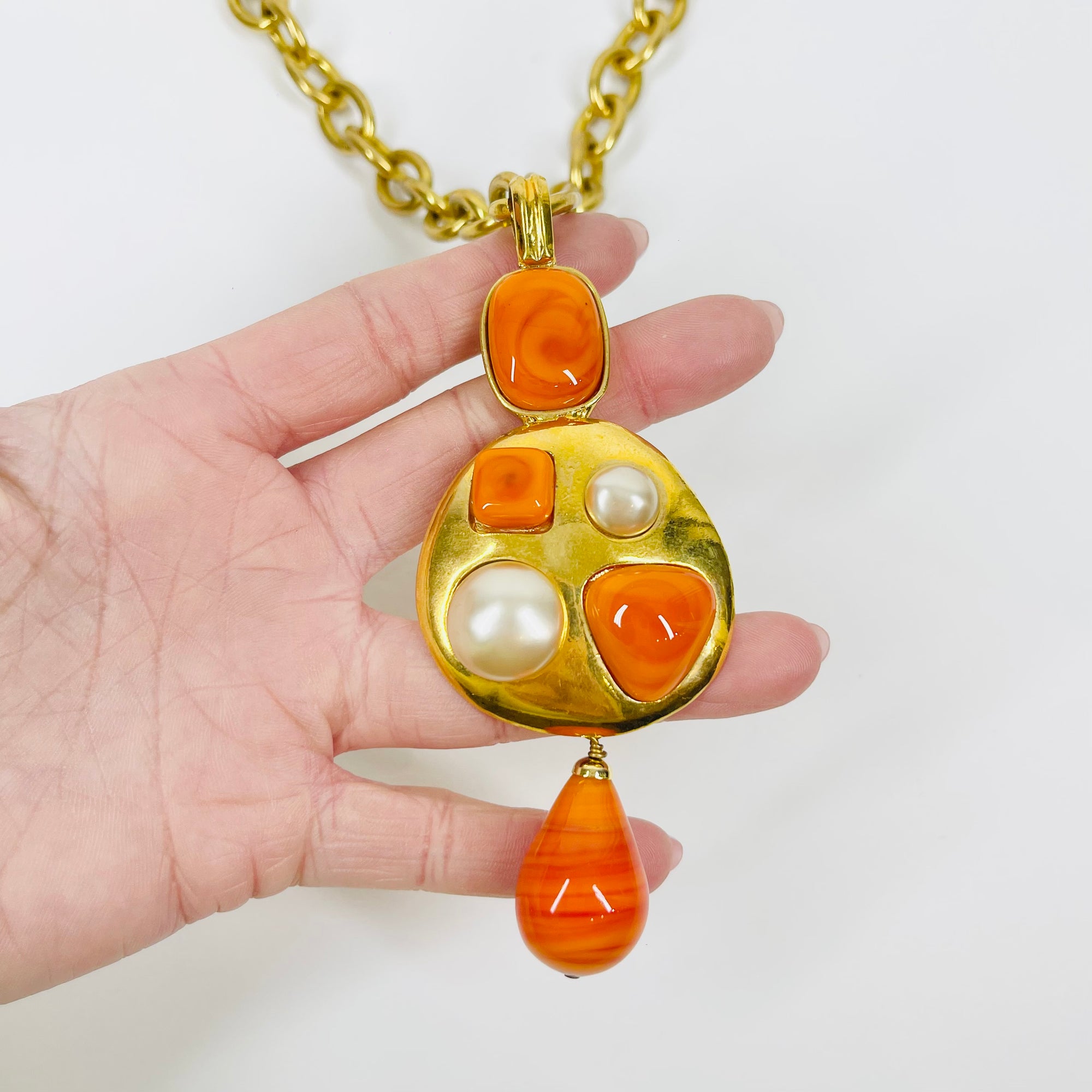 LIMITED EDITION 1993 CHANEL ORANGE PEARL GRIPOIX DROP PENDANT WITH FANCY LINKS NECKLACE