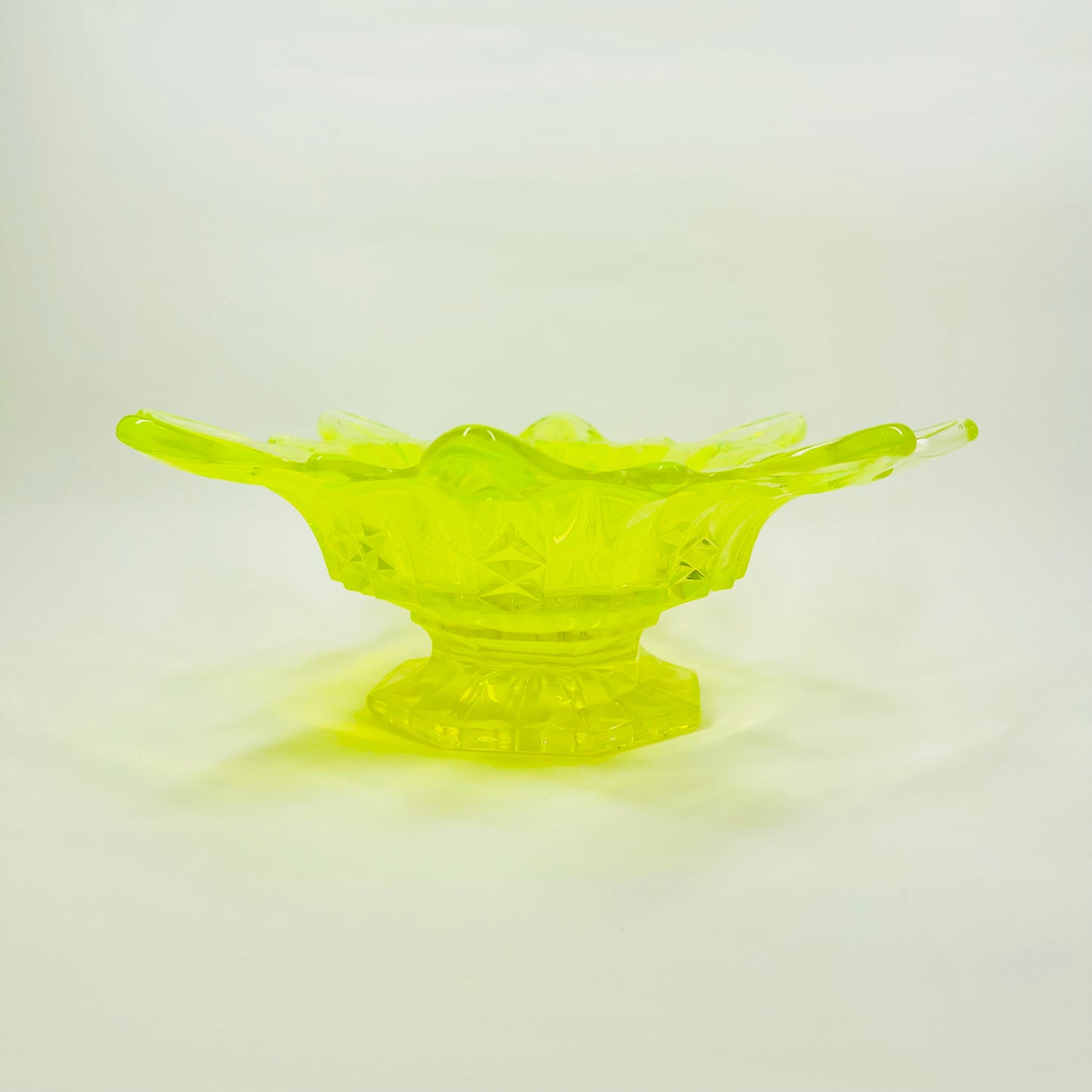 STARBURST URANIUM GLASS BOWL