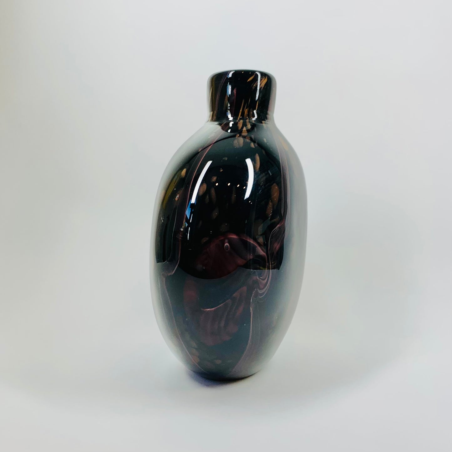 80s BLACK PURPLE ART GLASS VASE