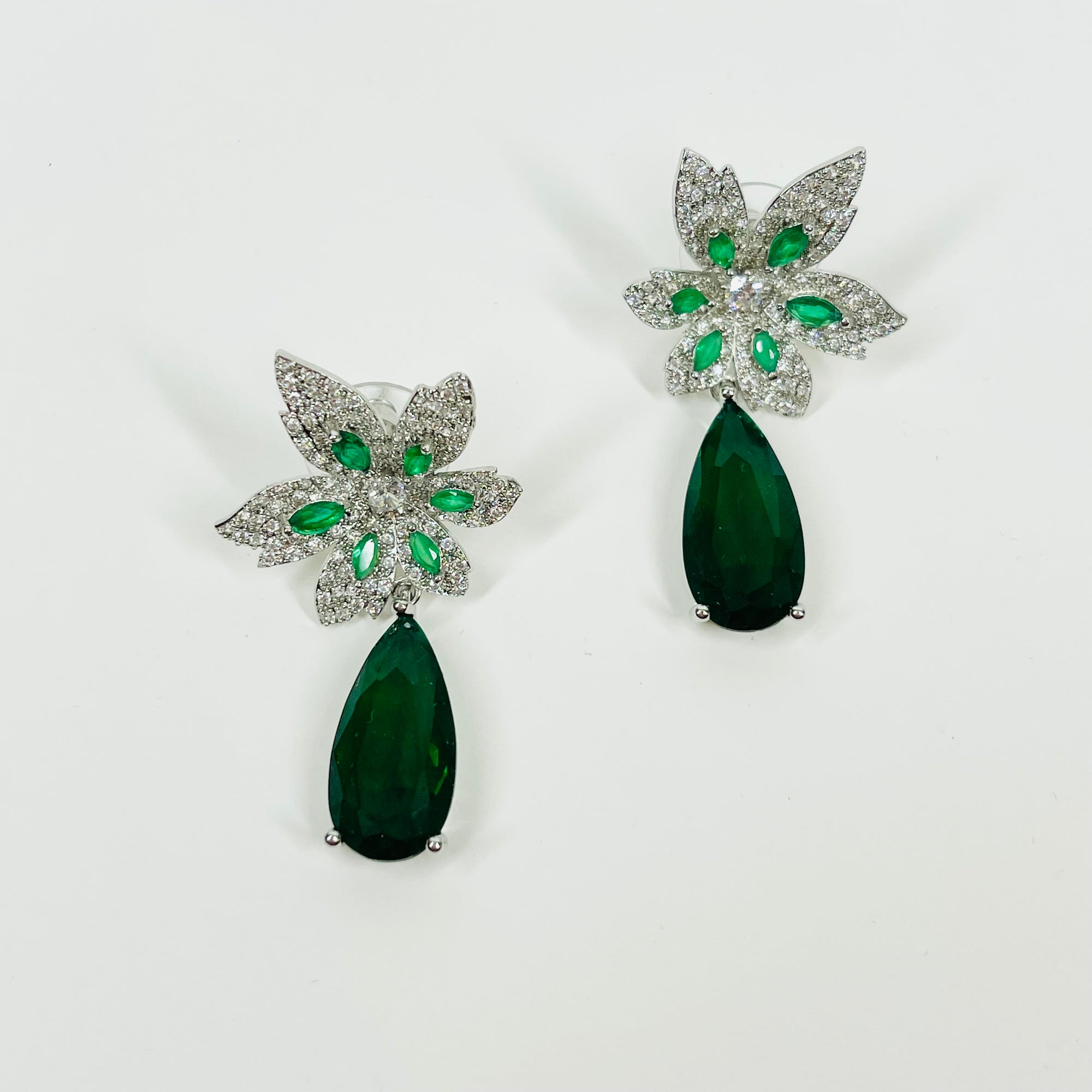 VINTAGE ART DECO STYLE GP COSTUME GREEN DIAMONTE FLOWER DROP PIERCED EARRINGS
