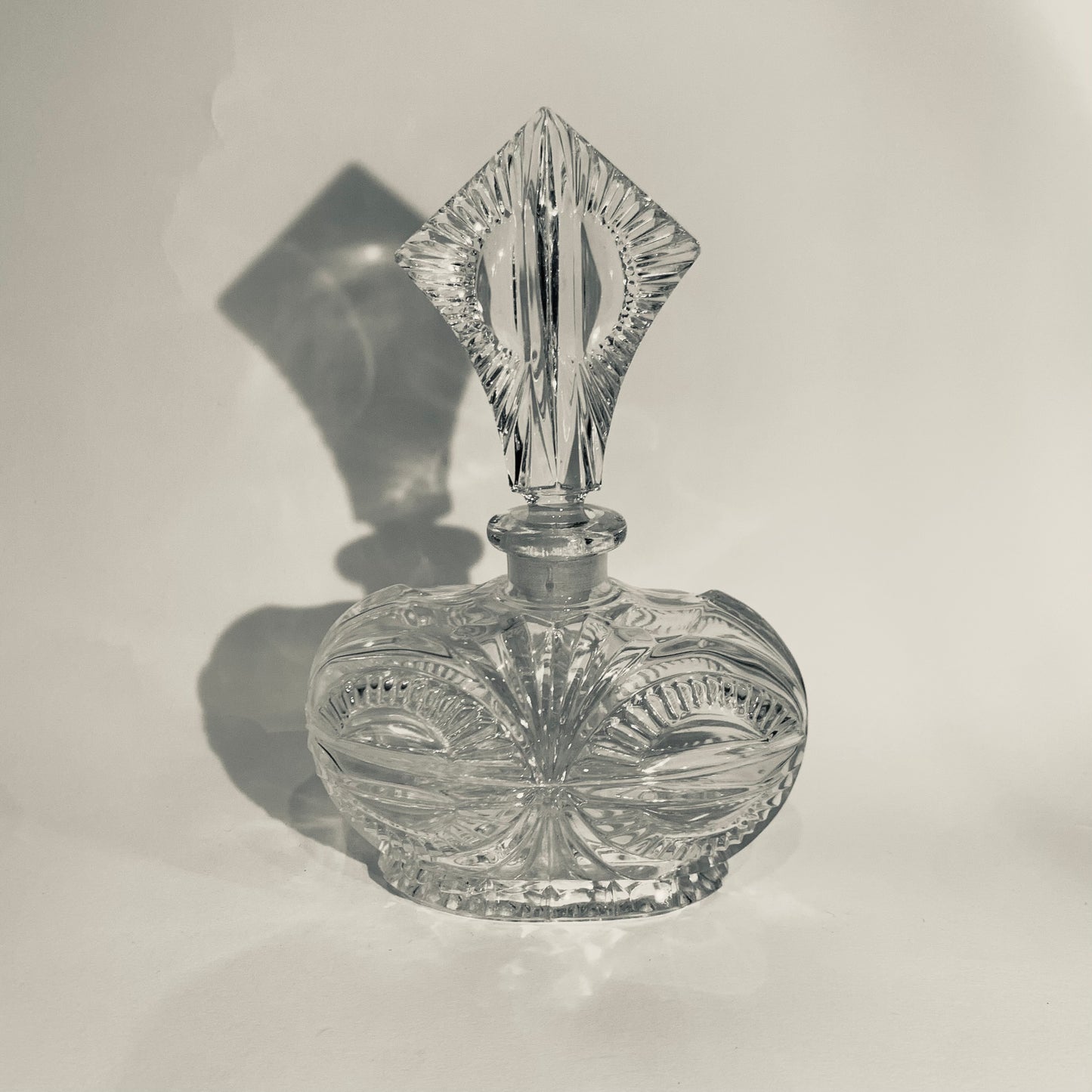 ANTIQUE ART DECO PERFUME BOTTLE