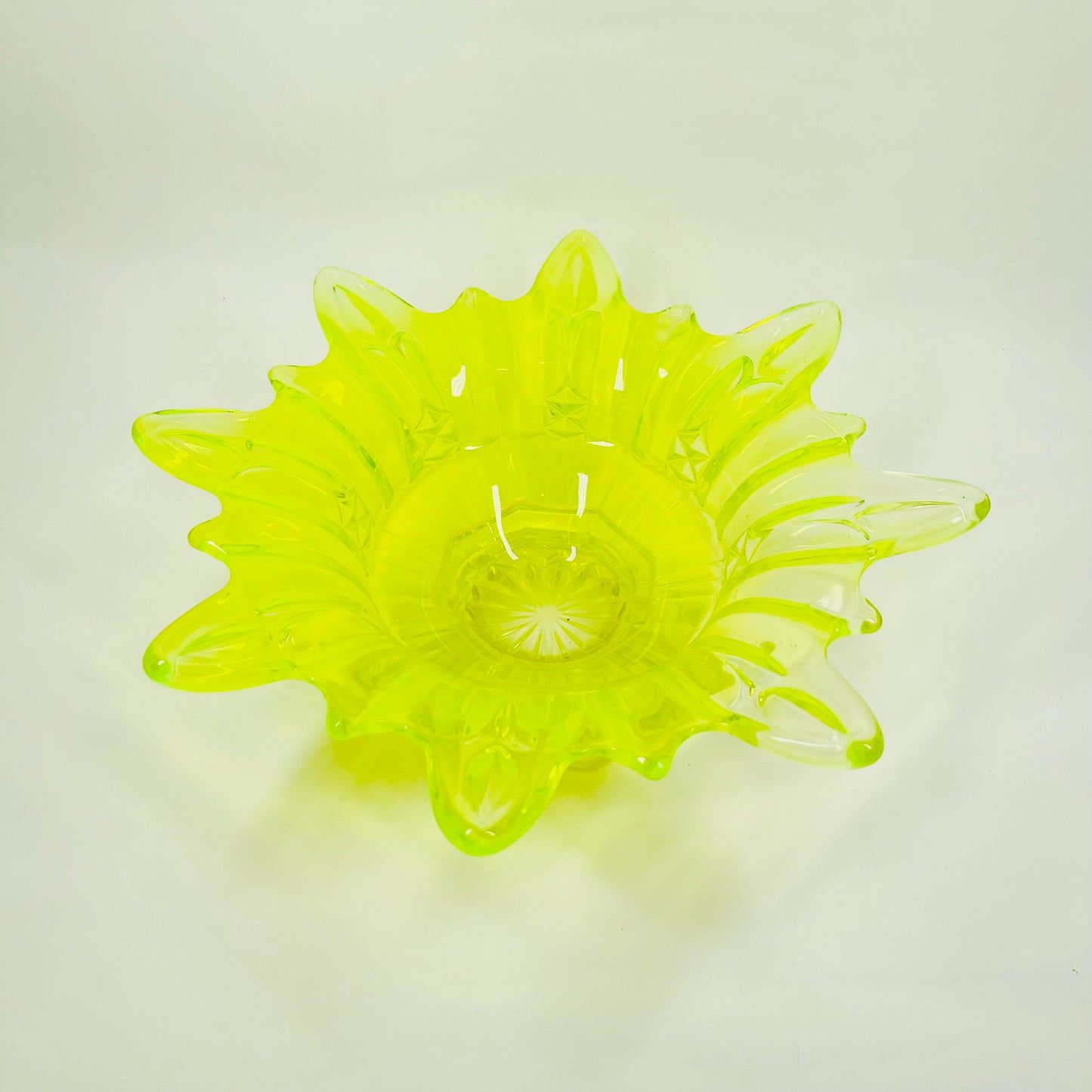 STARBURST URANIUM GLASS BOWL