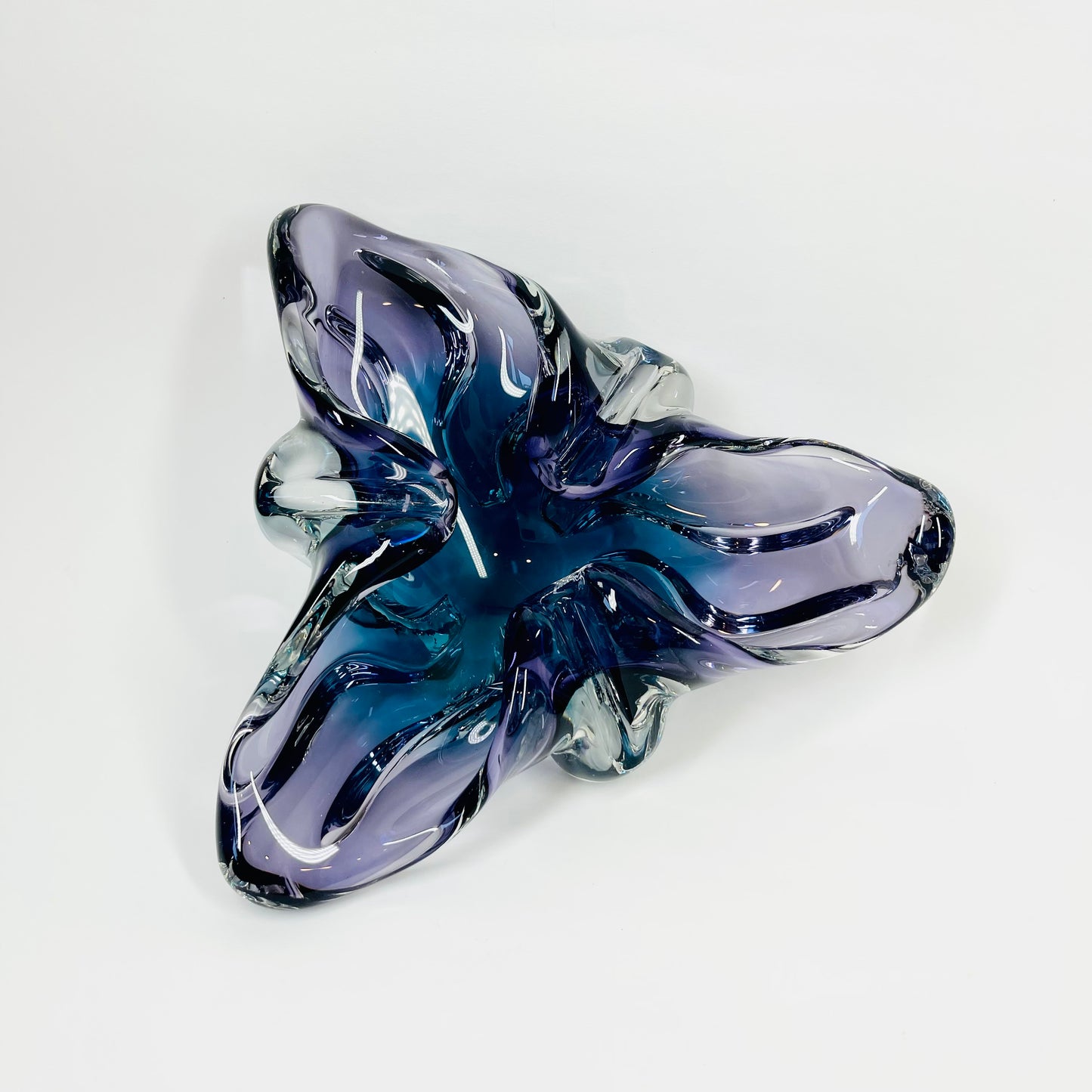 1950s JAPANESE HINERI PURPLE BLUE SOMMERSO GLASS TREFOIL BOWL/ASHTRAY