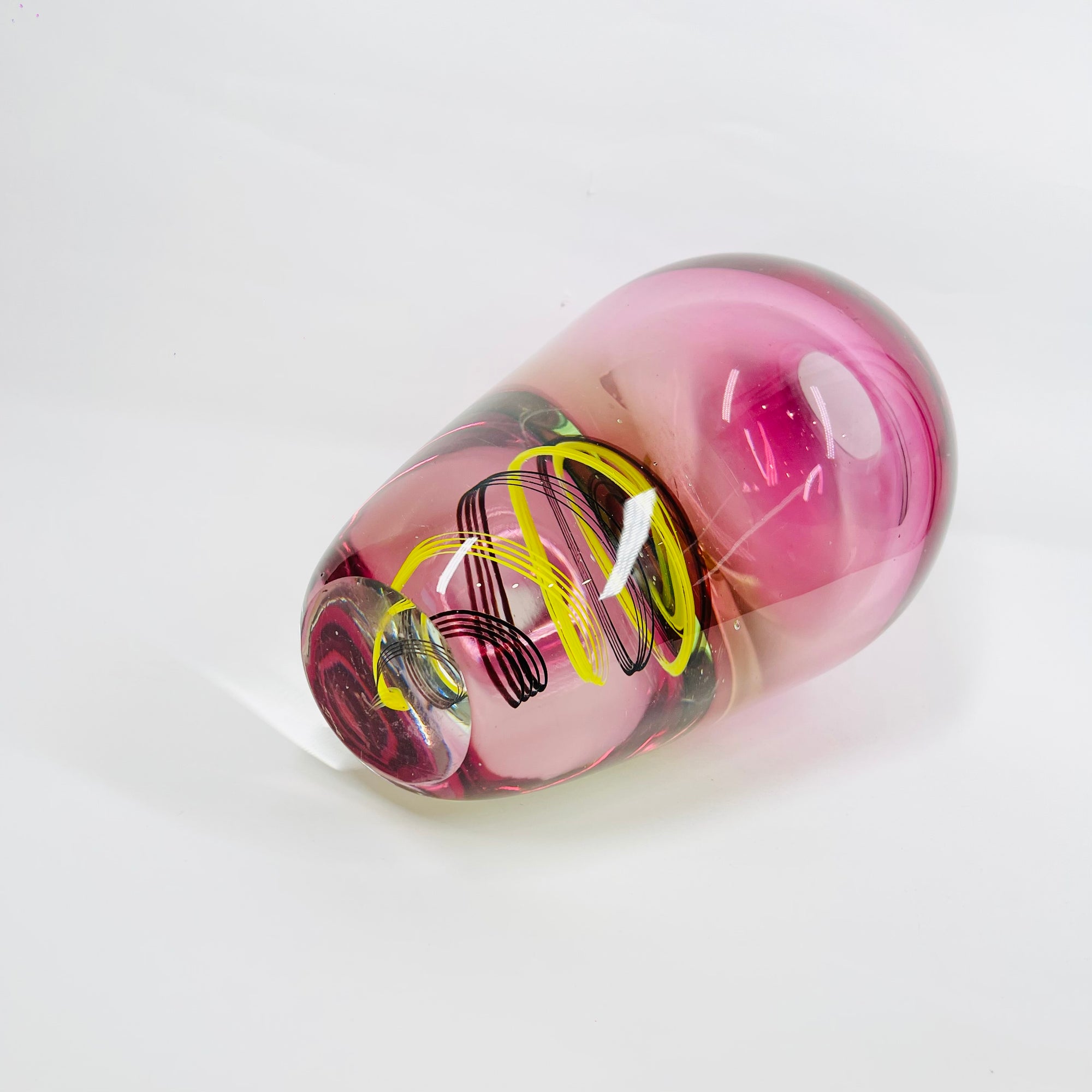 1950s PINK GREEN SOMMERSO MURANO SOMMERSO GLASS VASE WITH LATTICINO SWIRLS