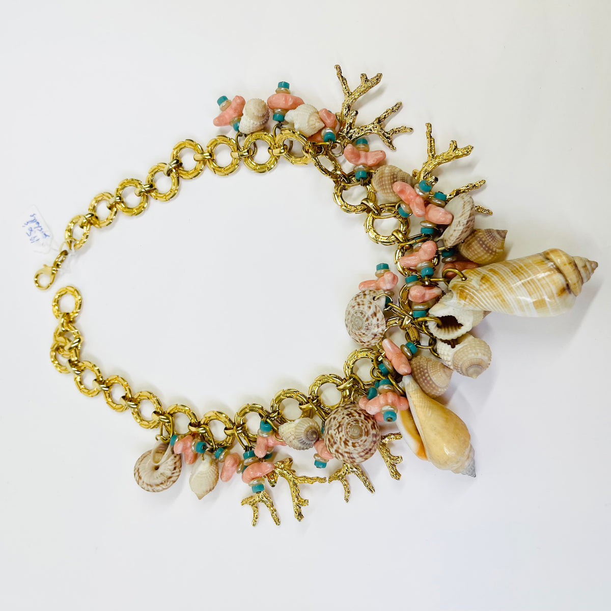 1960s SEASHELL CHARMS NECKLACE