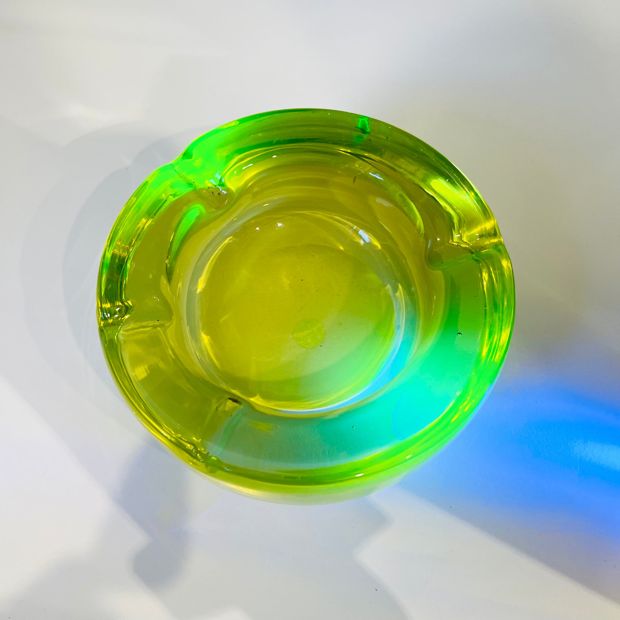 1940s LIME GREEN MURANO URANIUM SOMMERSO GLASS BOWL/ASHTRAY